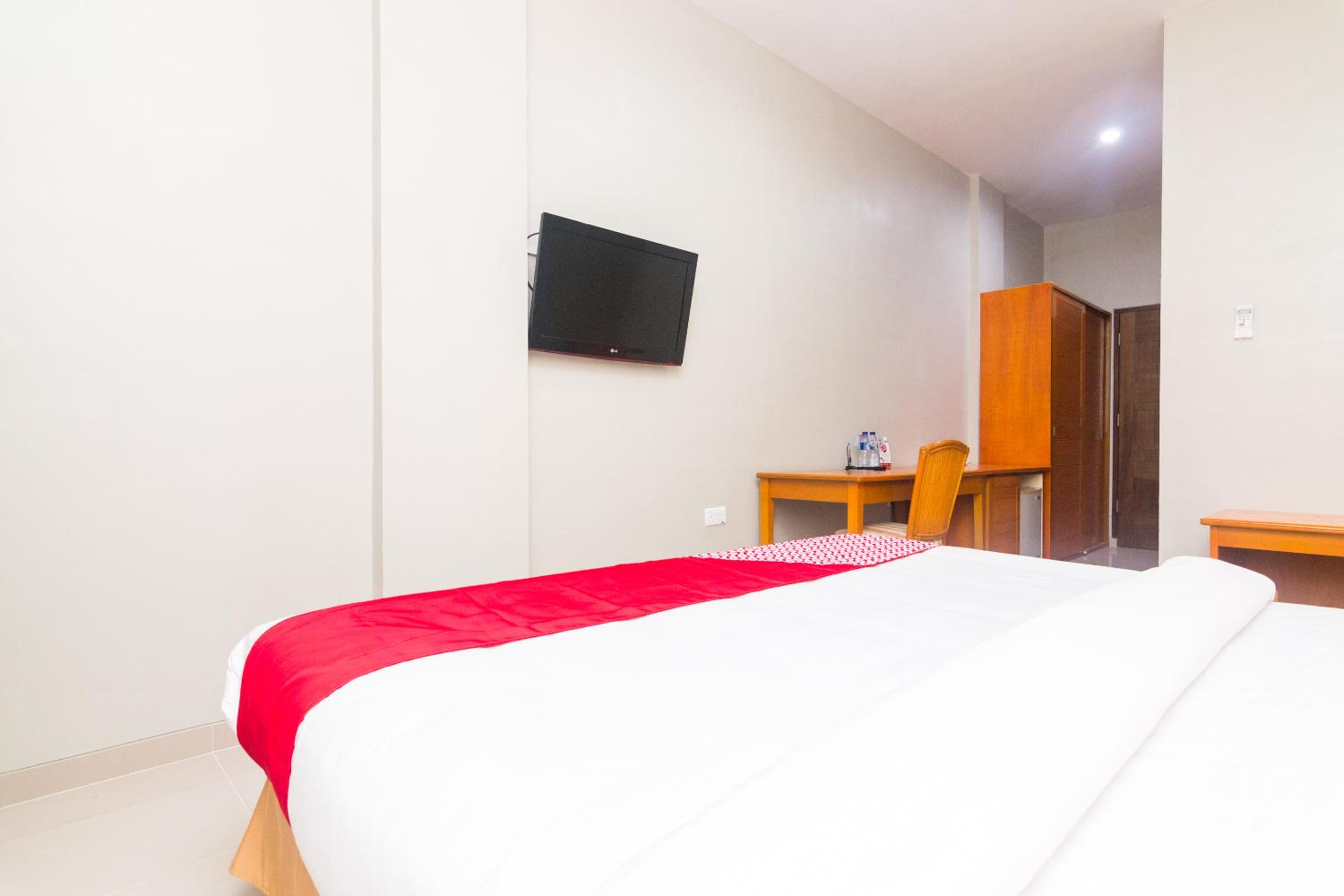 Deluxe Double Room - Photo 9