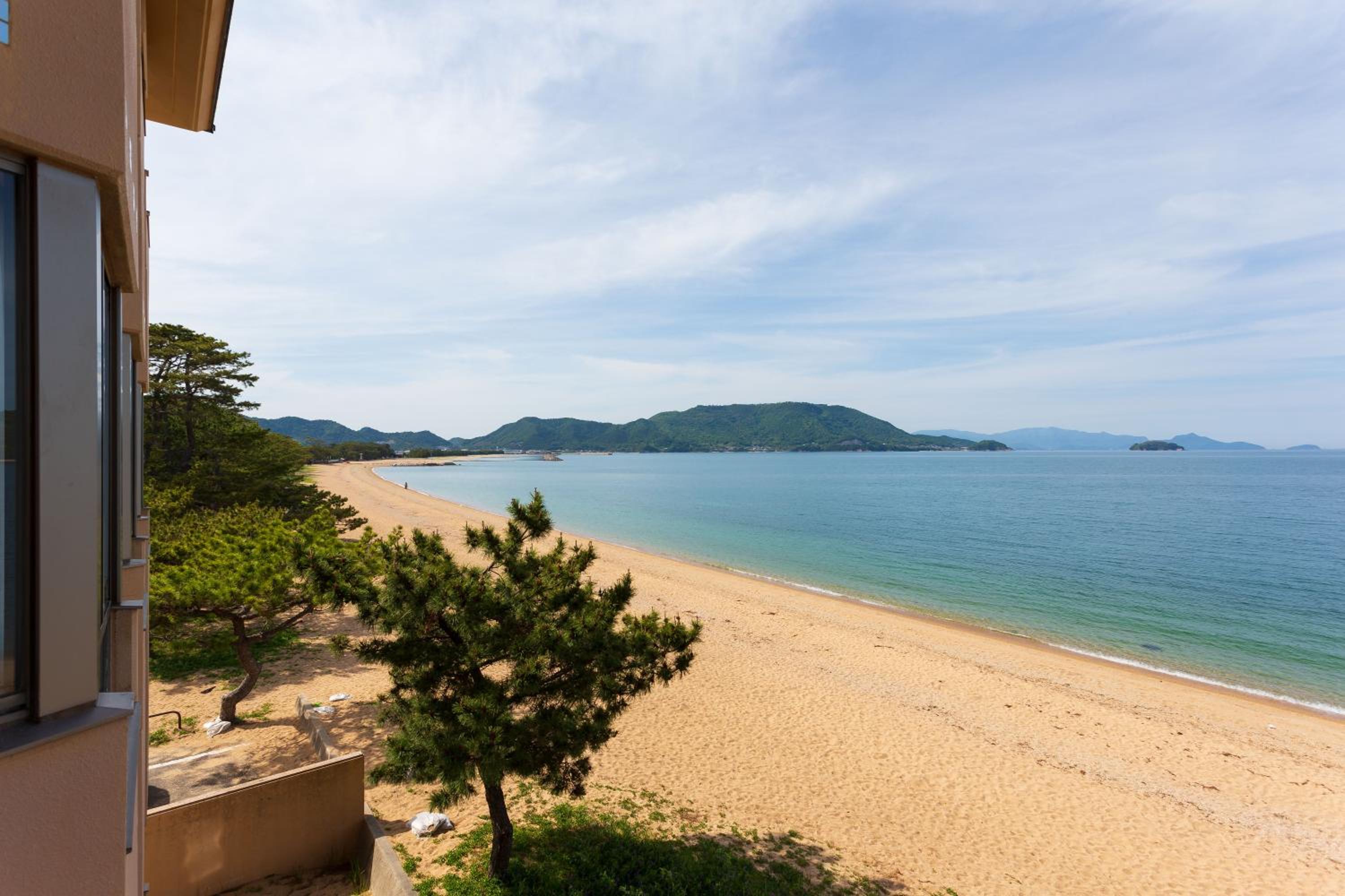Standard Twin Room with Sea View - Photo 2