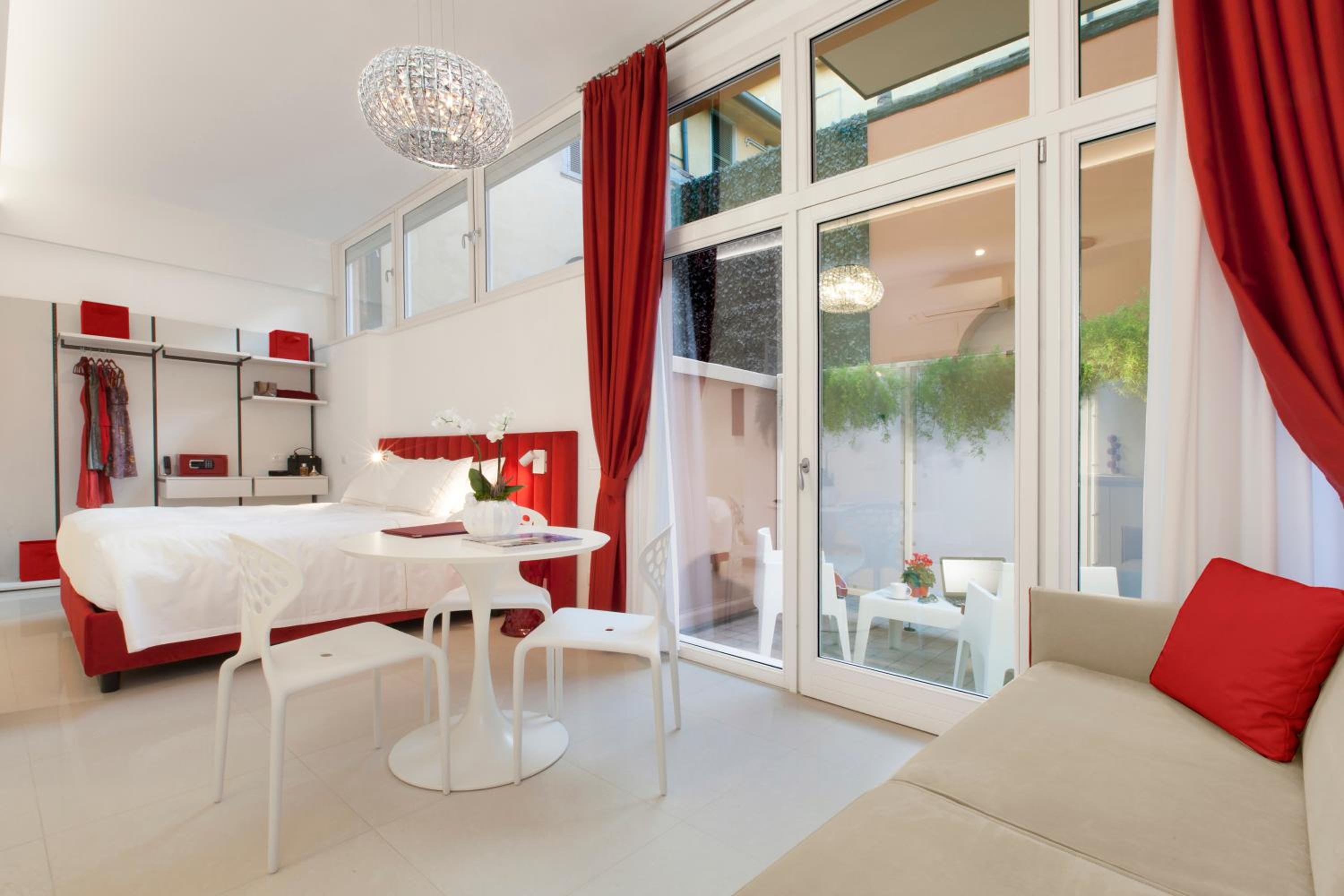 Superior Studio with Balcony - Photo 1