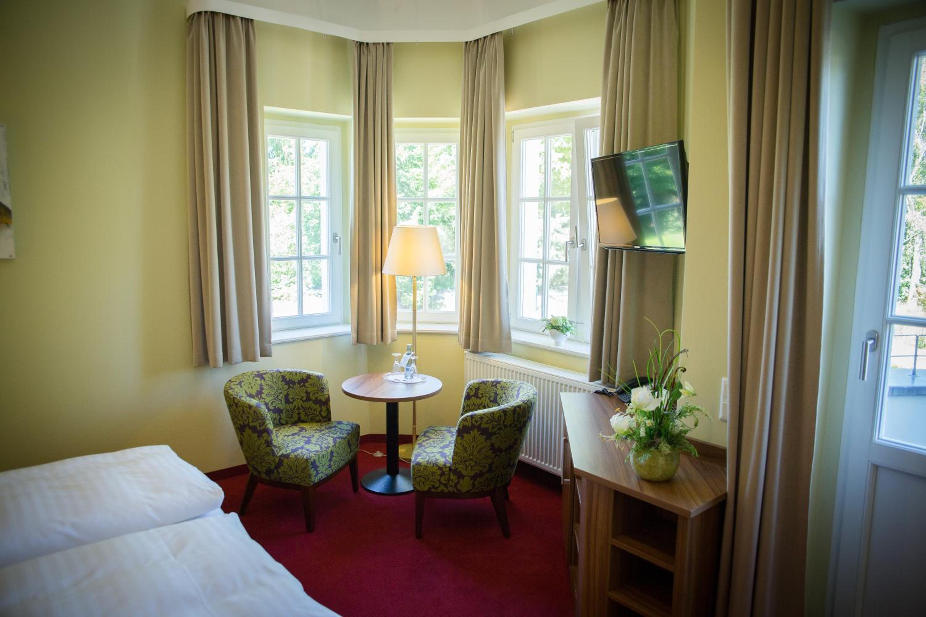 Standard Double Room - Photo 8