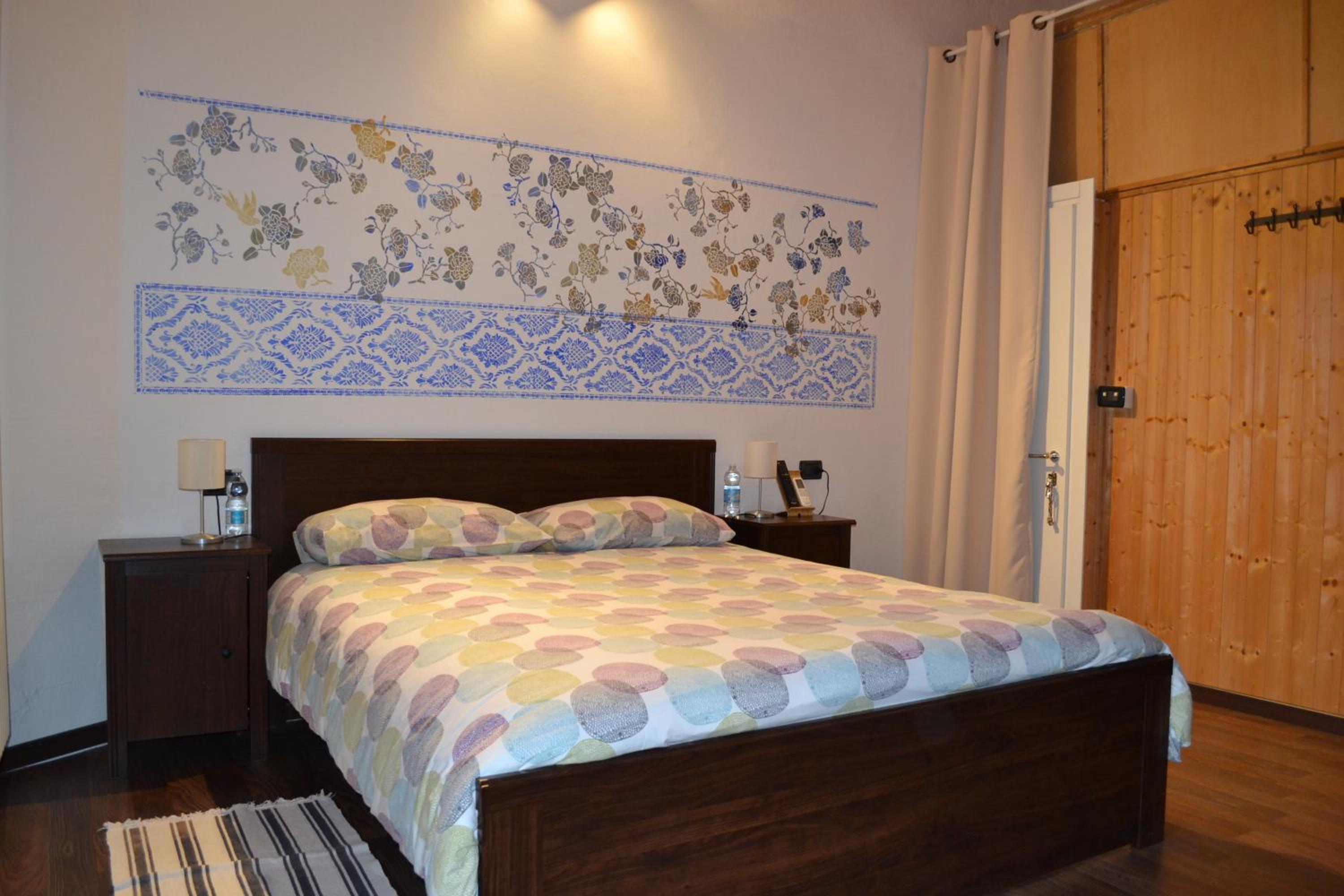Double Room with Private External Bathroom photo 2