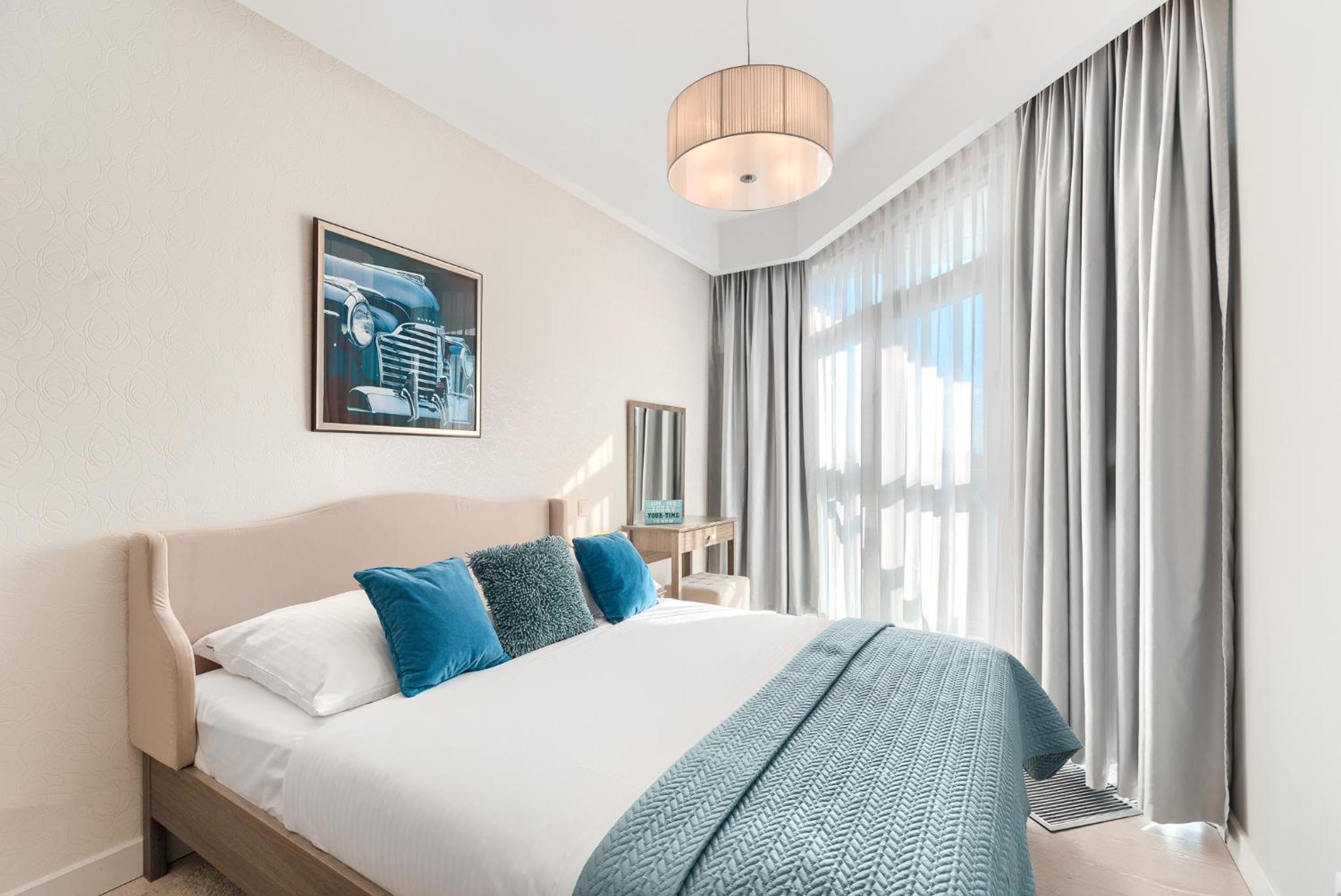 One-Bedroom Apartment With Partial Sea View