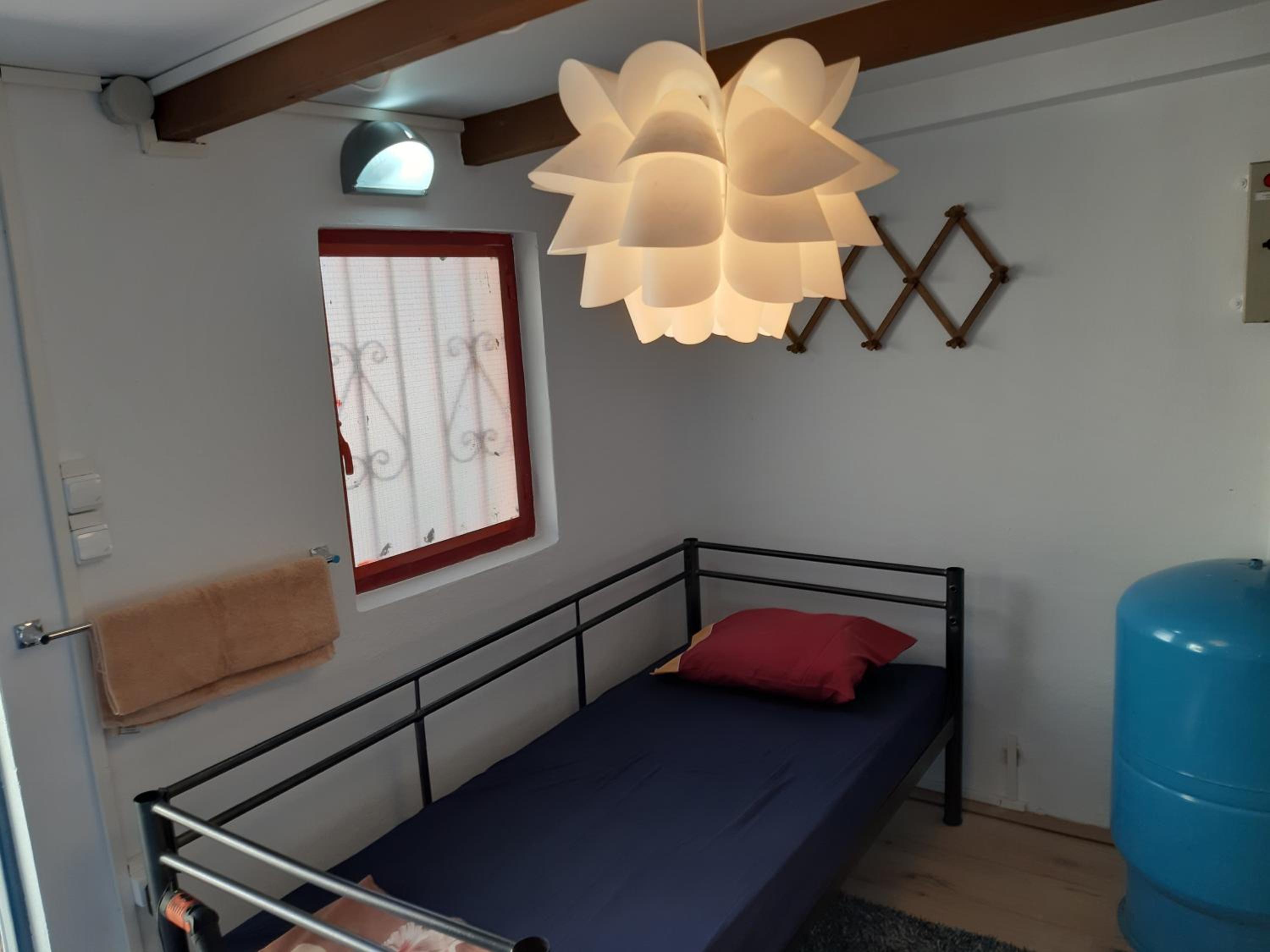 Bed in 6-Bed Mixed Dormitory Room photo 1