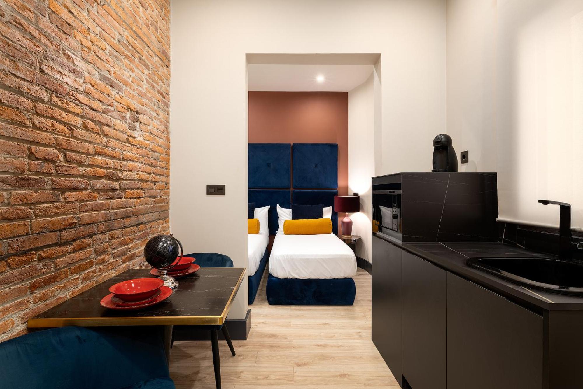 Studio Apartment photo 3