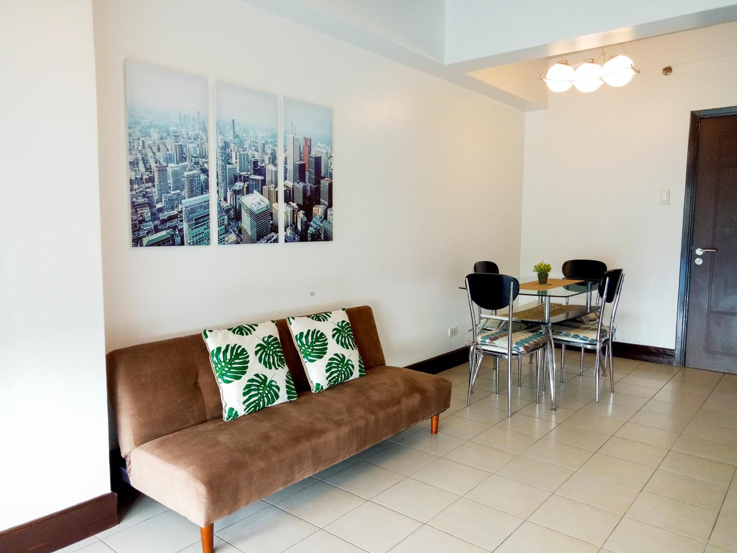 One-Bedroom Apartment - Photo 1
