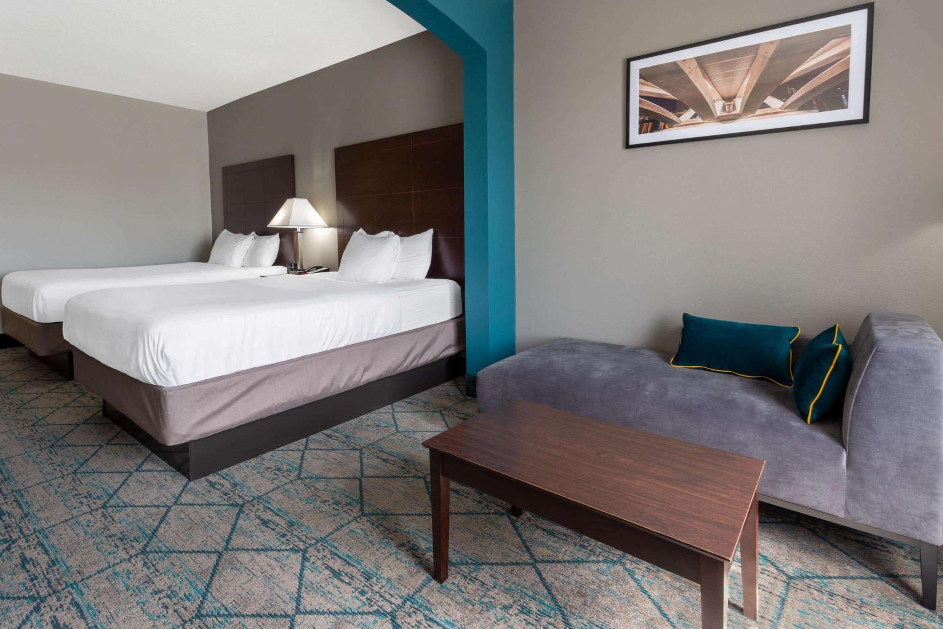Deluxe Queen Room with Two Queen Beds - Photo 1