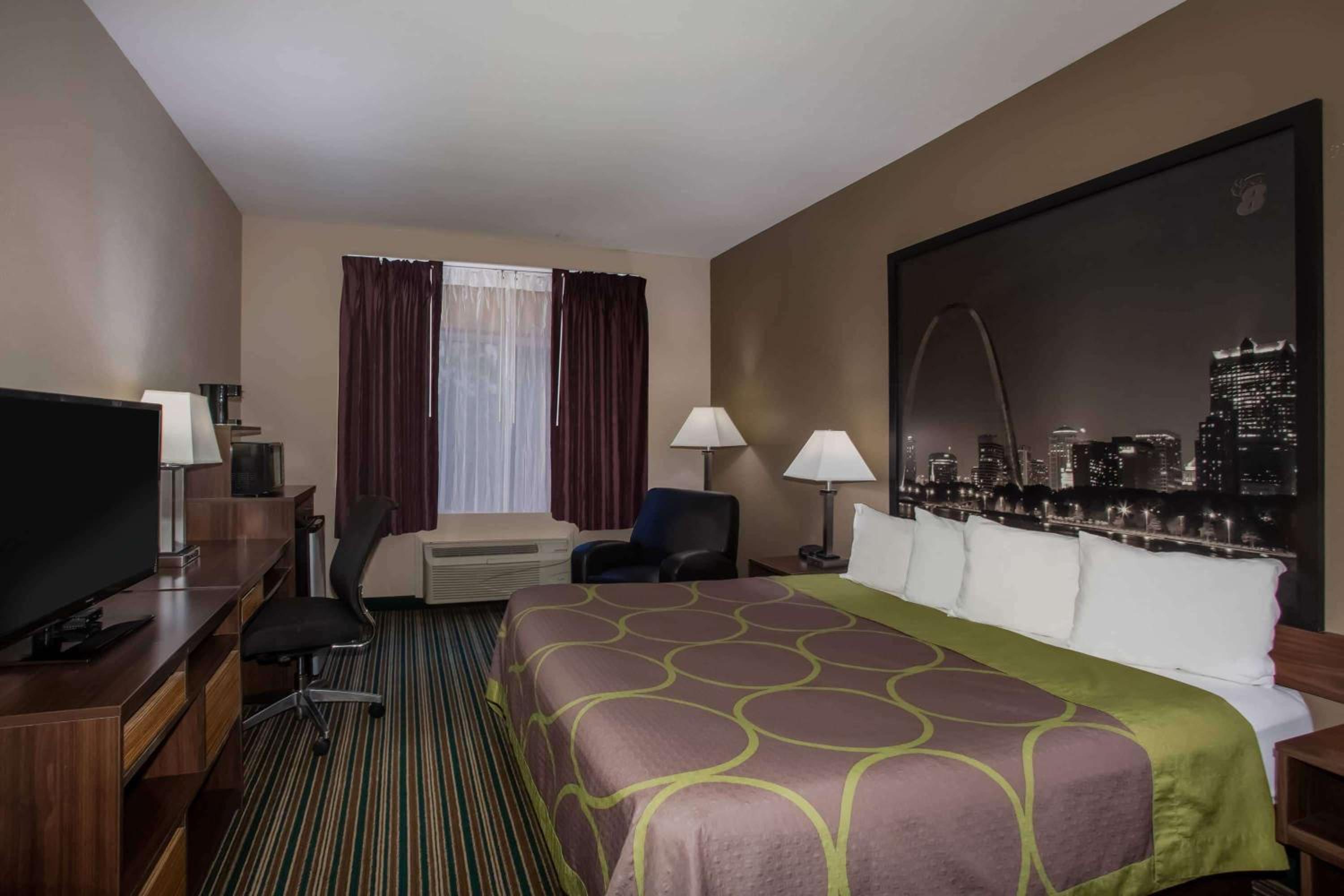 King Room - Non-Smoking photo 3