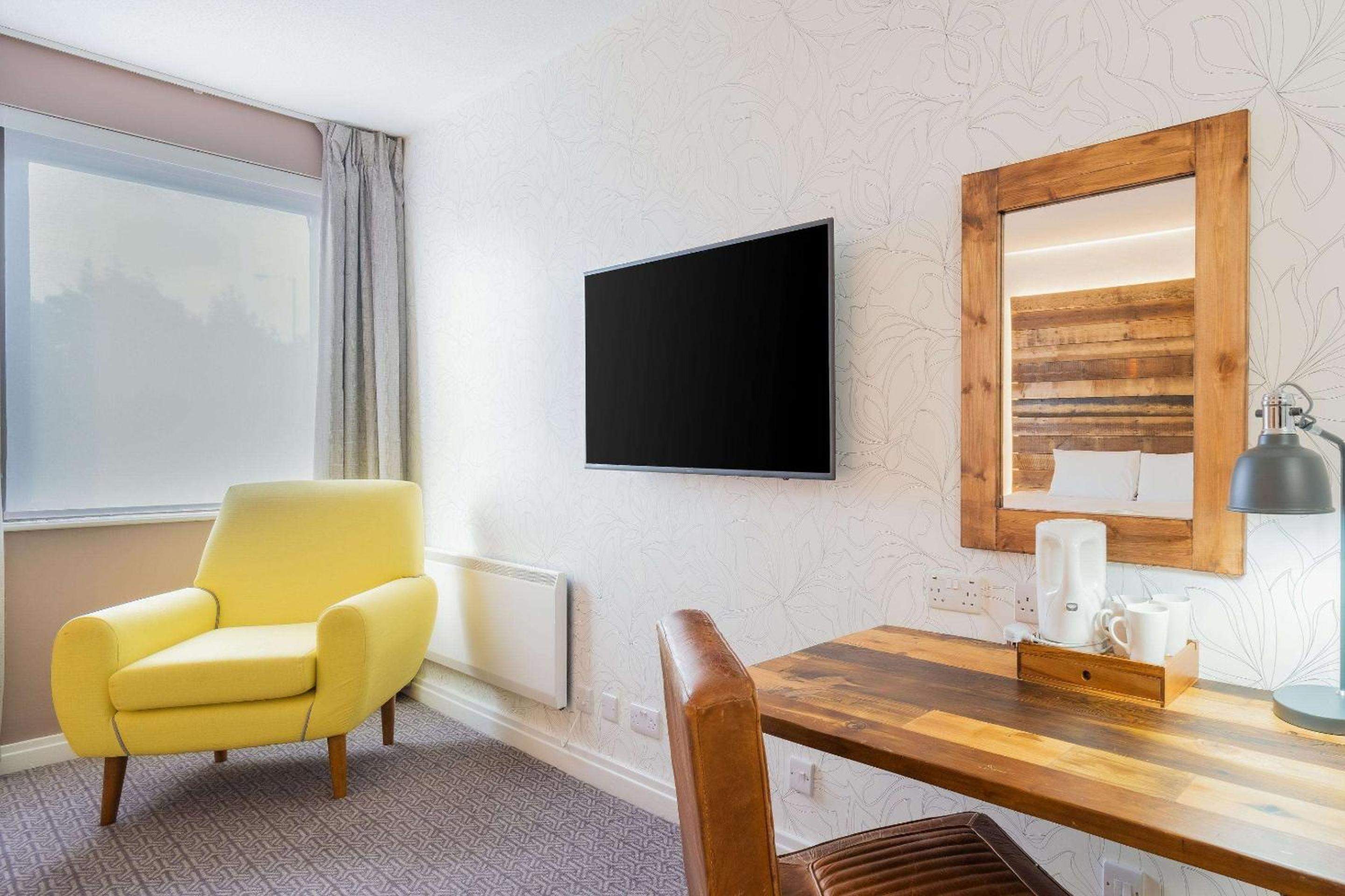 Family Room - Non-Smoking - Photo 2
