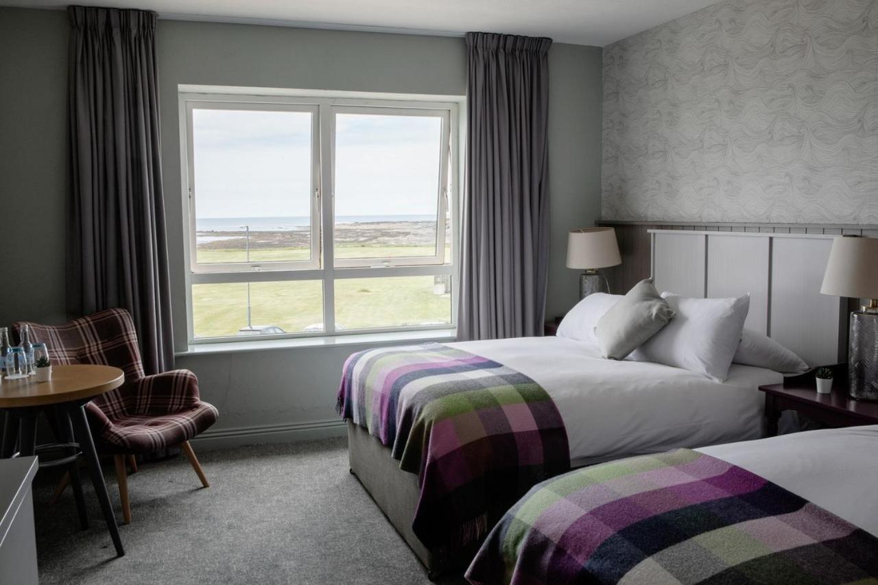 Standard Twin Room with Side Sea View