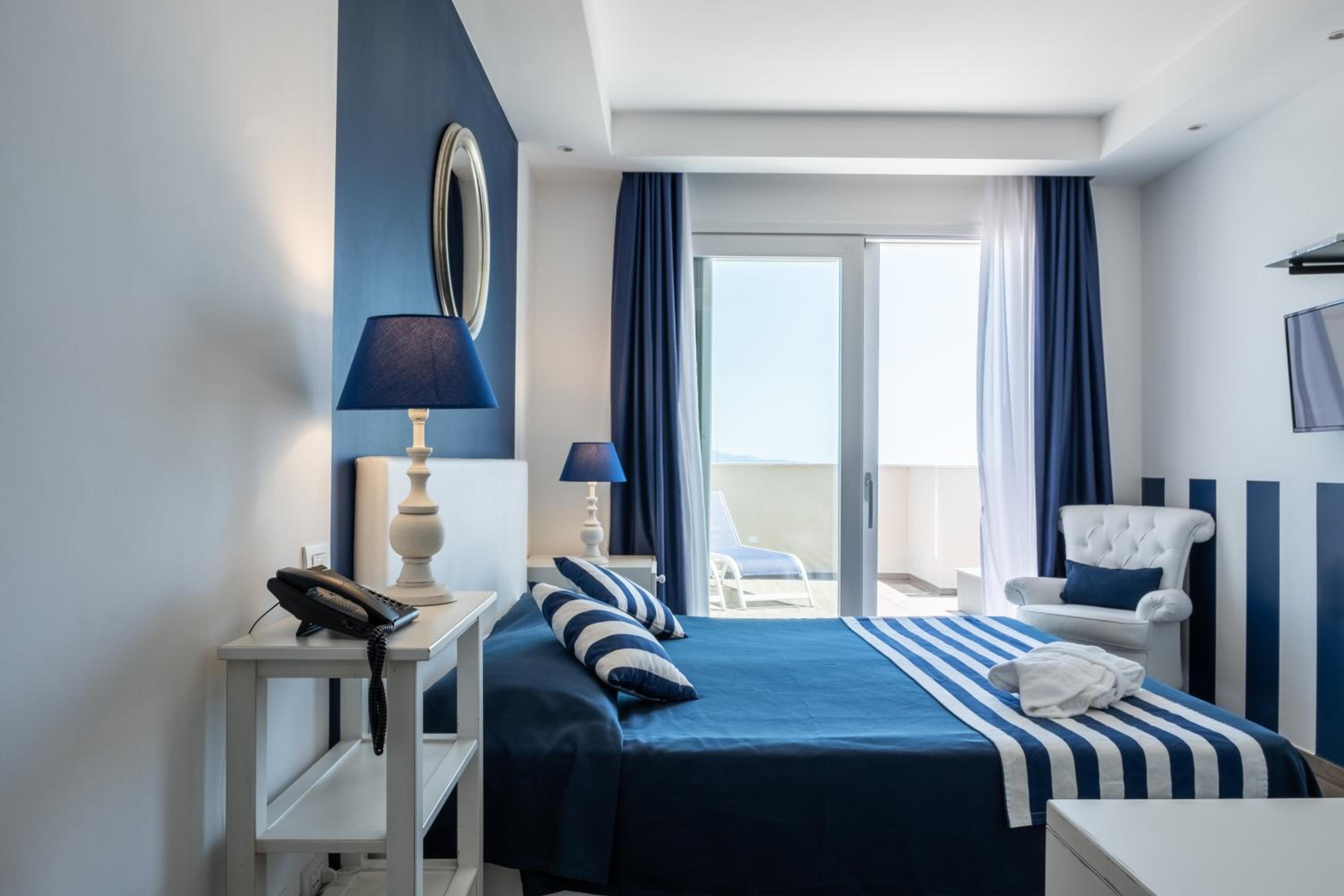 Habitación Doble Deluxe con Vista al Mar y Bañera de Hidromasaje