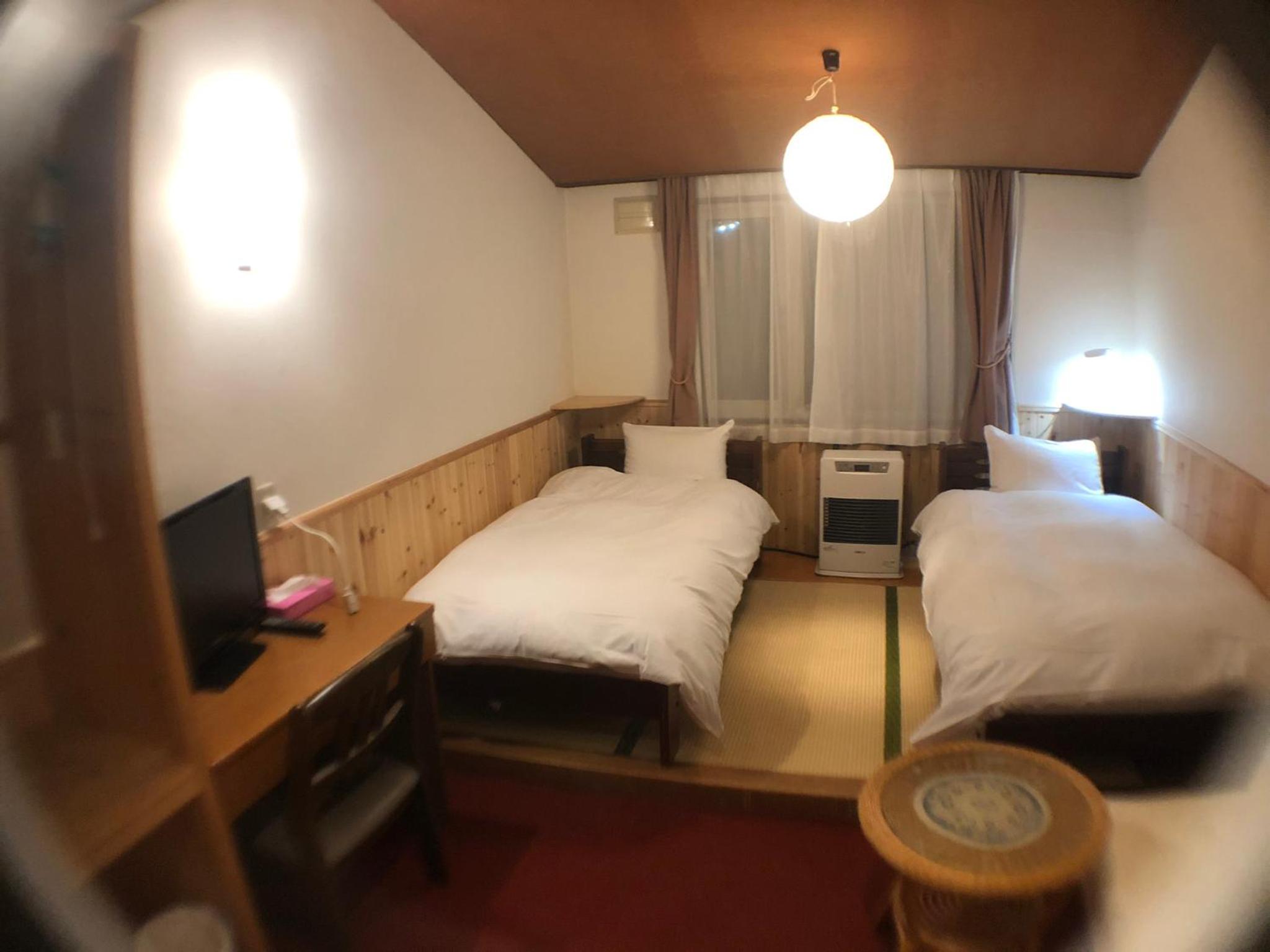 Standard Twin Room with Shared Bathroom