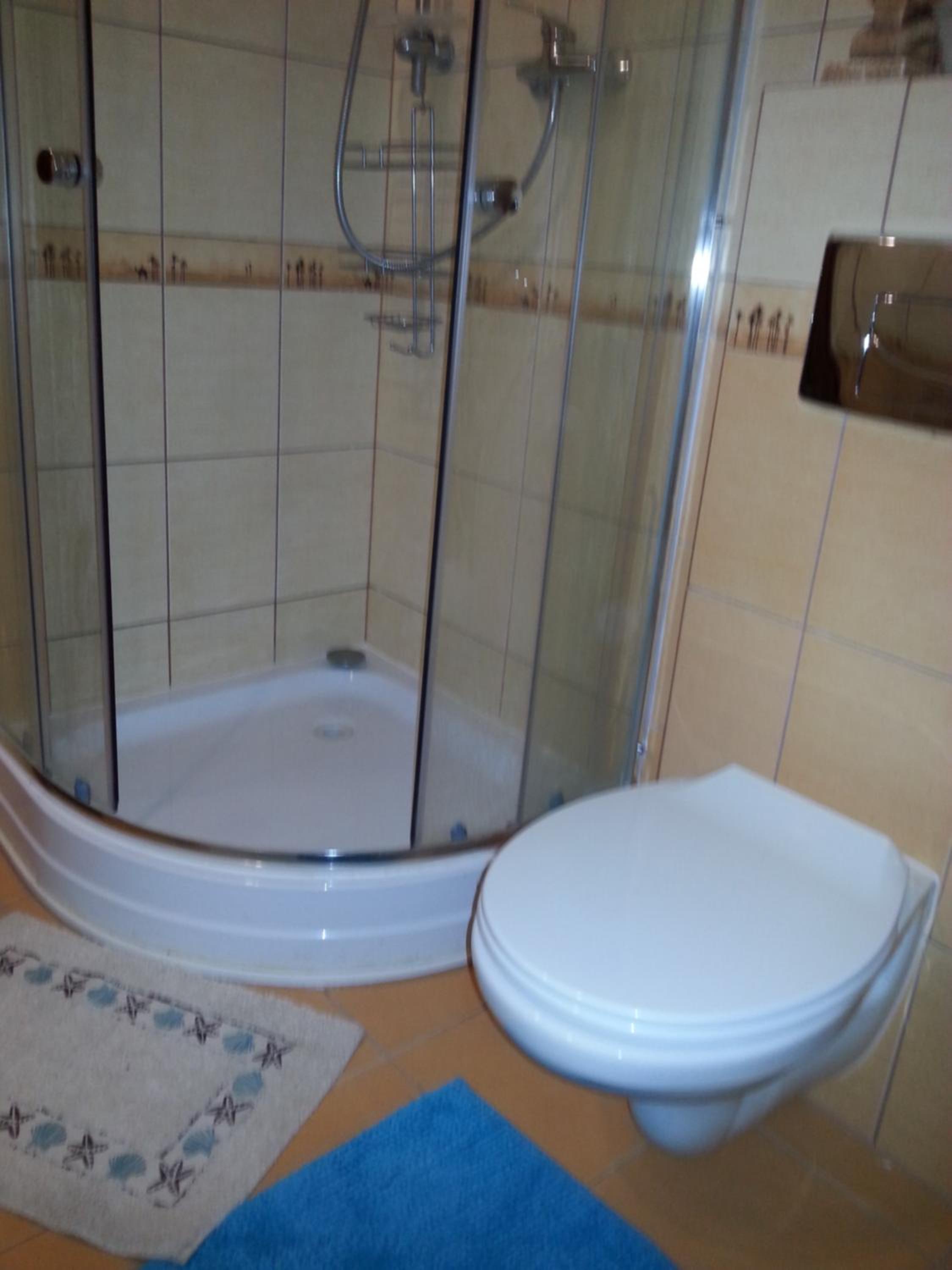 Basic Triple Room with Shared Bathroom photo 1