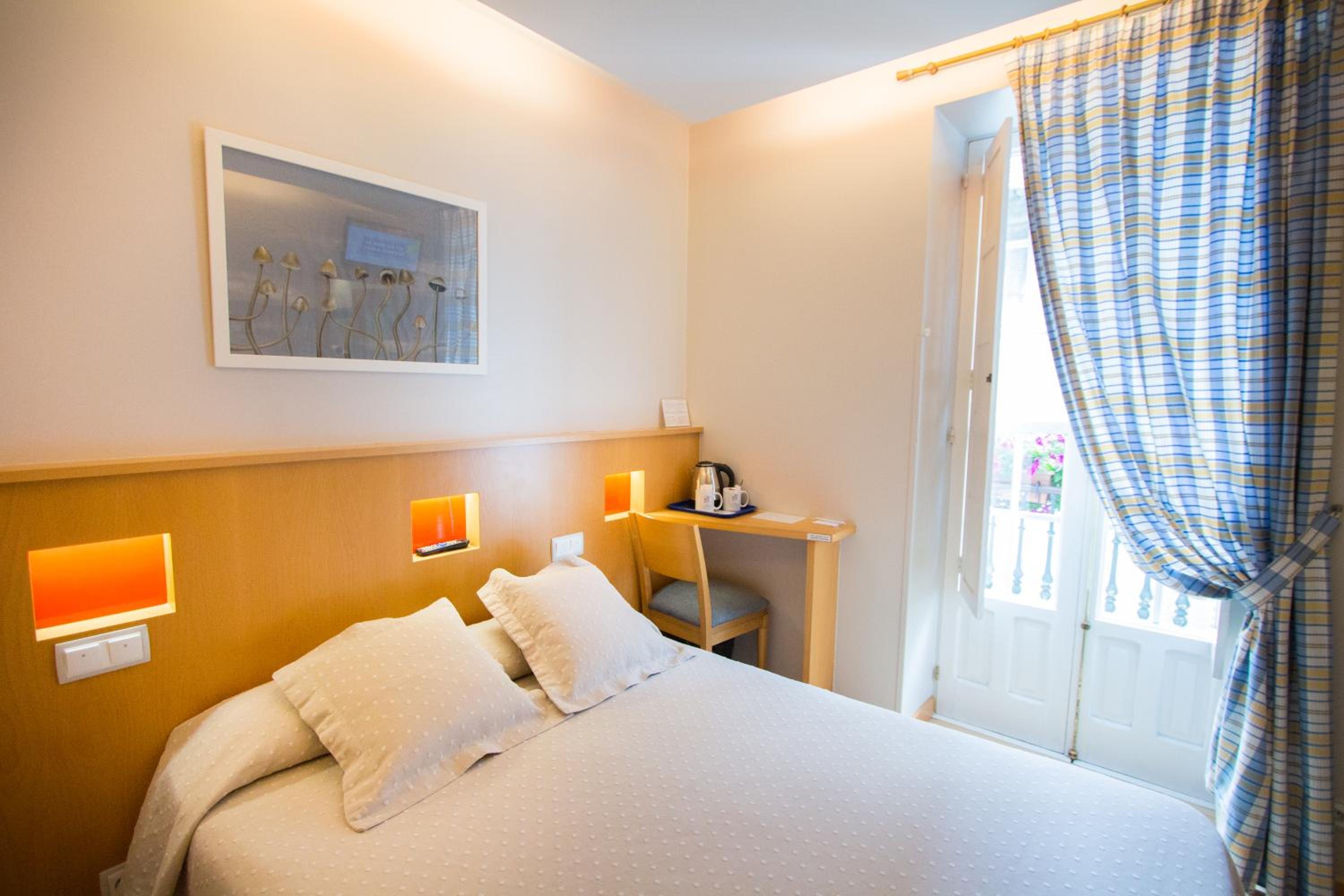 Double Standard Room with Views