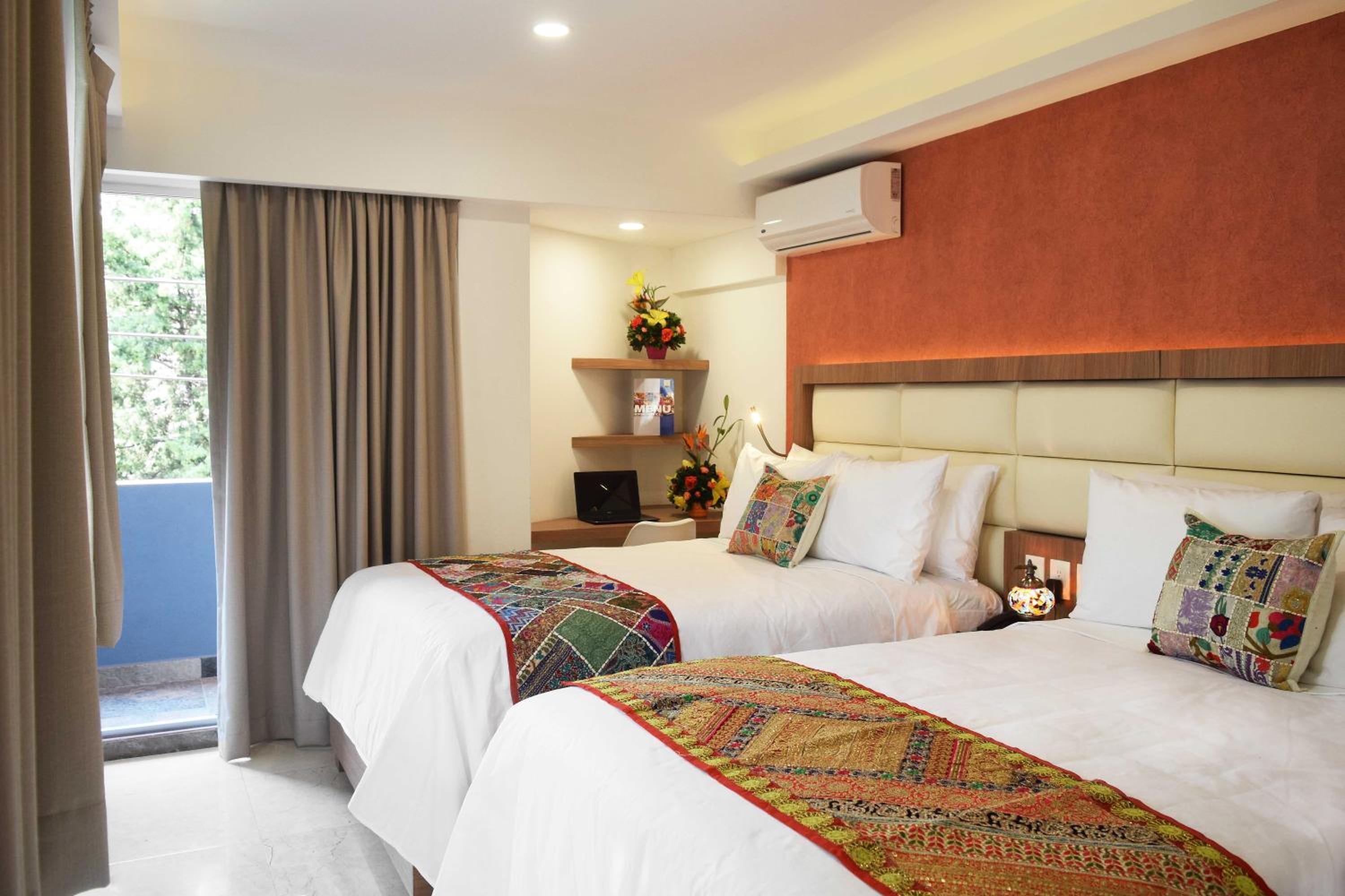 Deluxe Twin Room - Photo 11