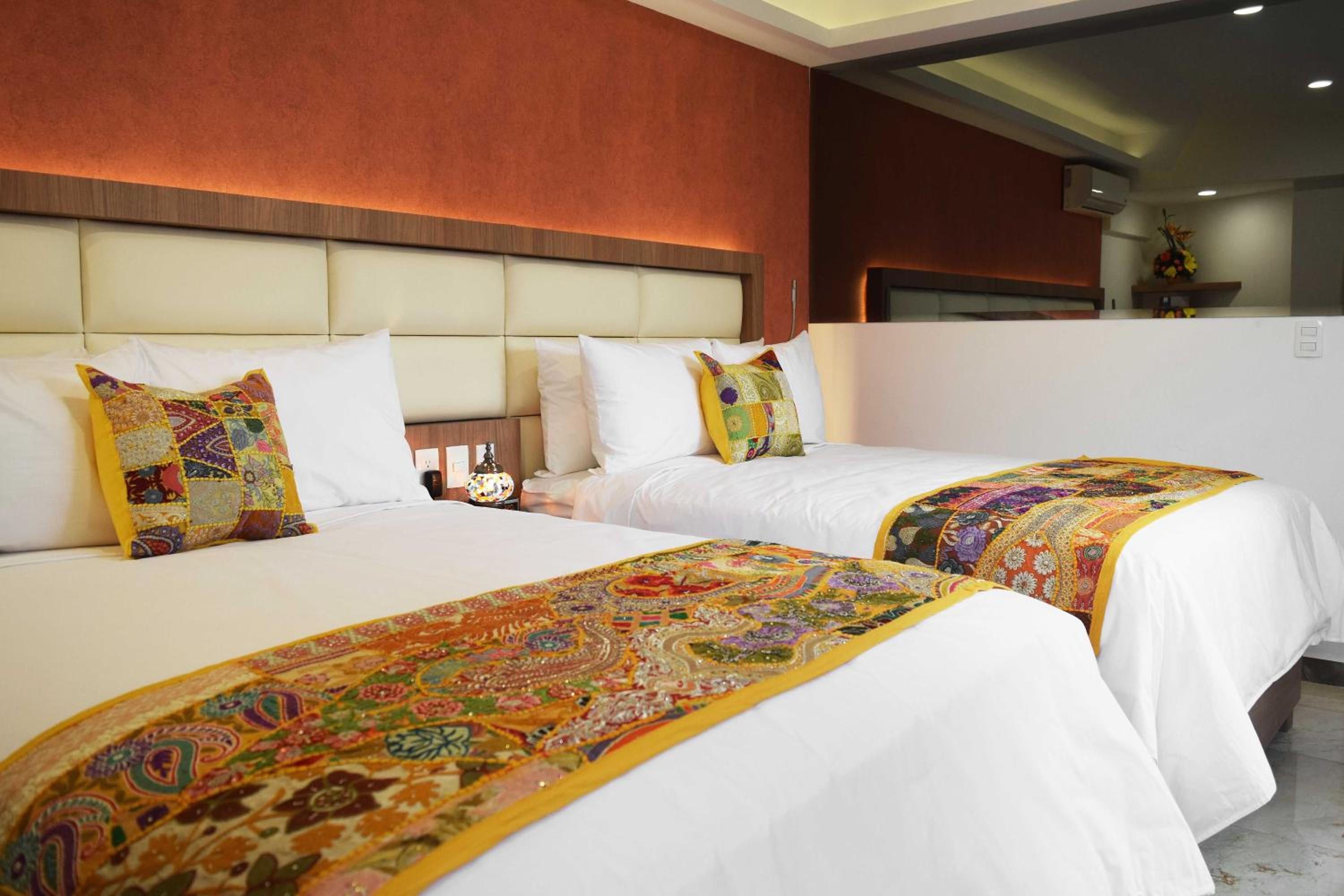 Deluxe Twin Room - Photo 10