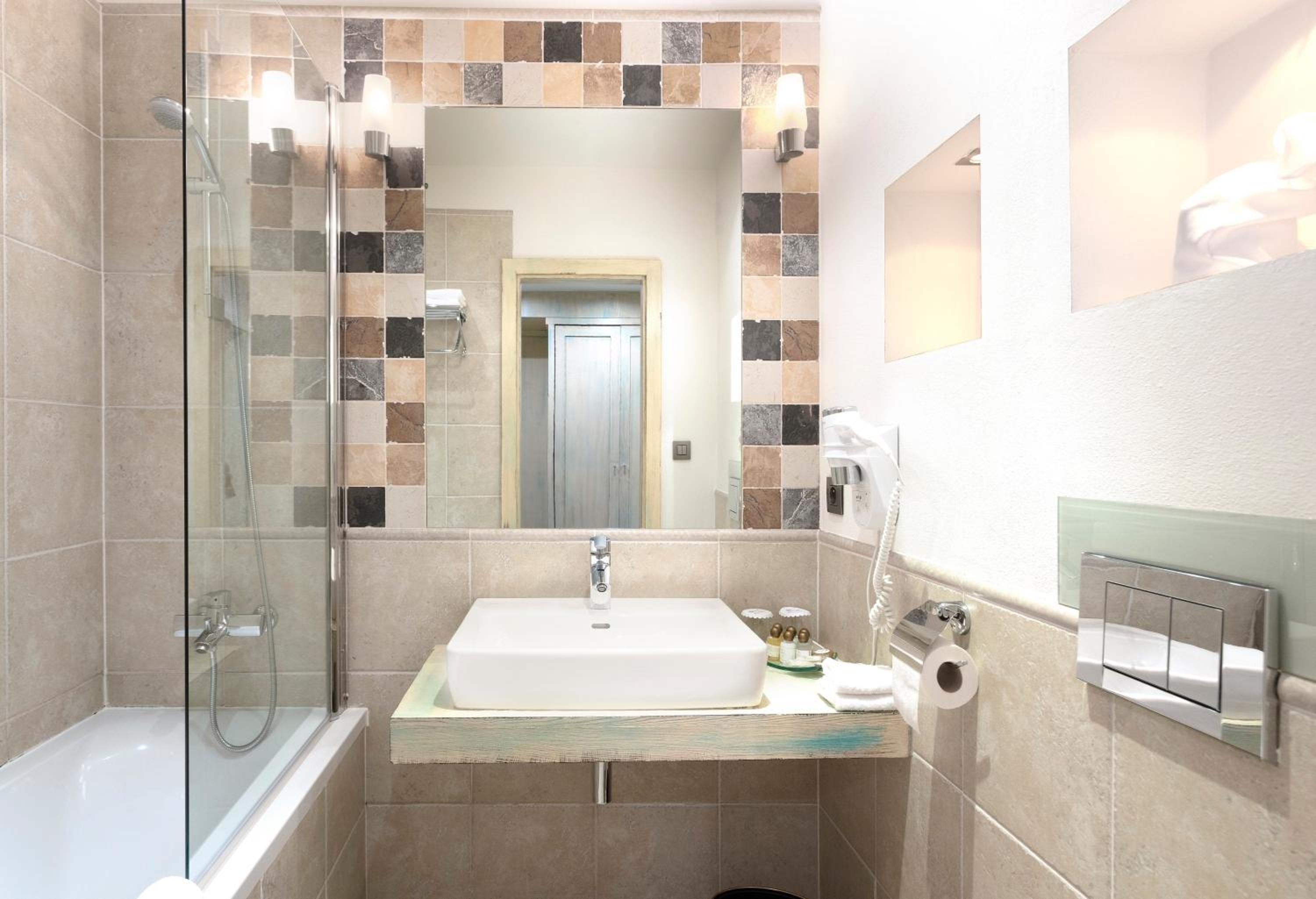 Standard Double Room - Photo 6