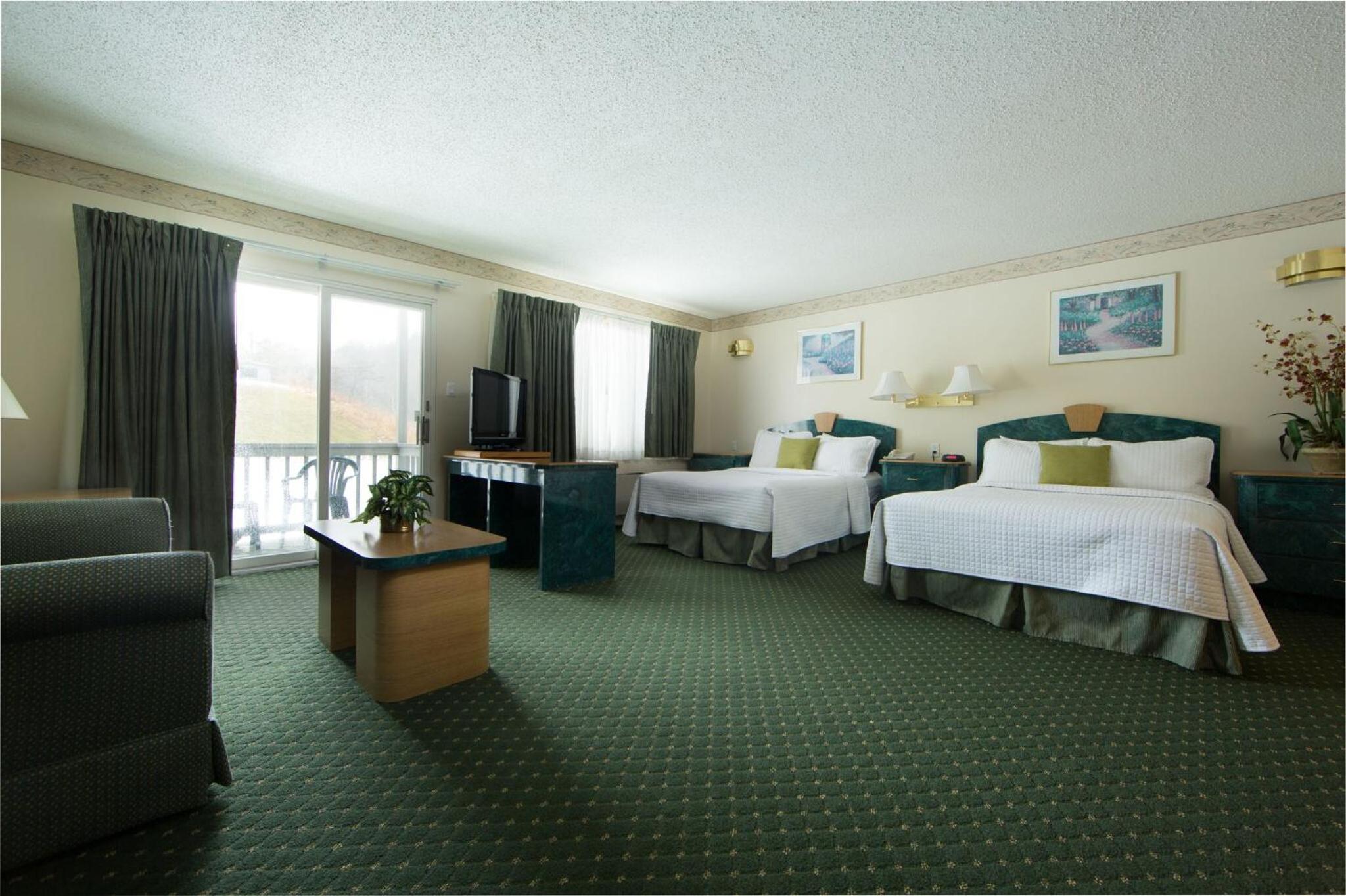 Two Double Bed with Balcony  - Photo 1