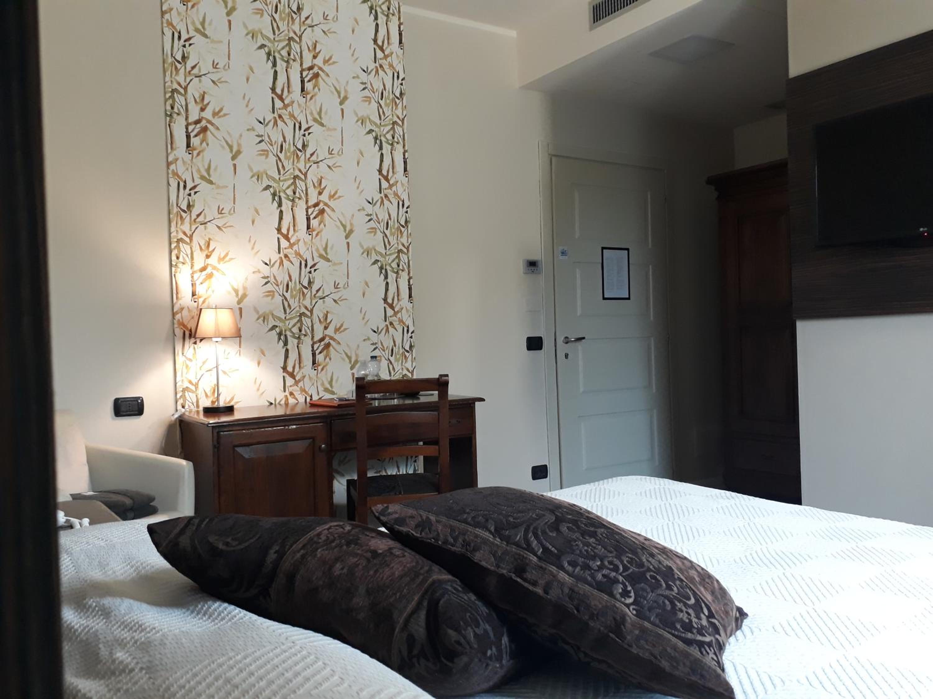 Budget Double Room photo 1