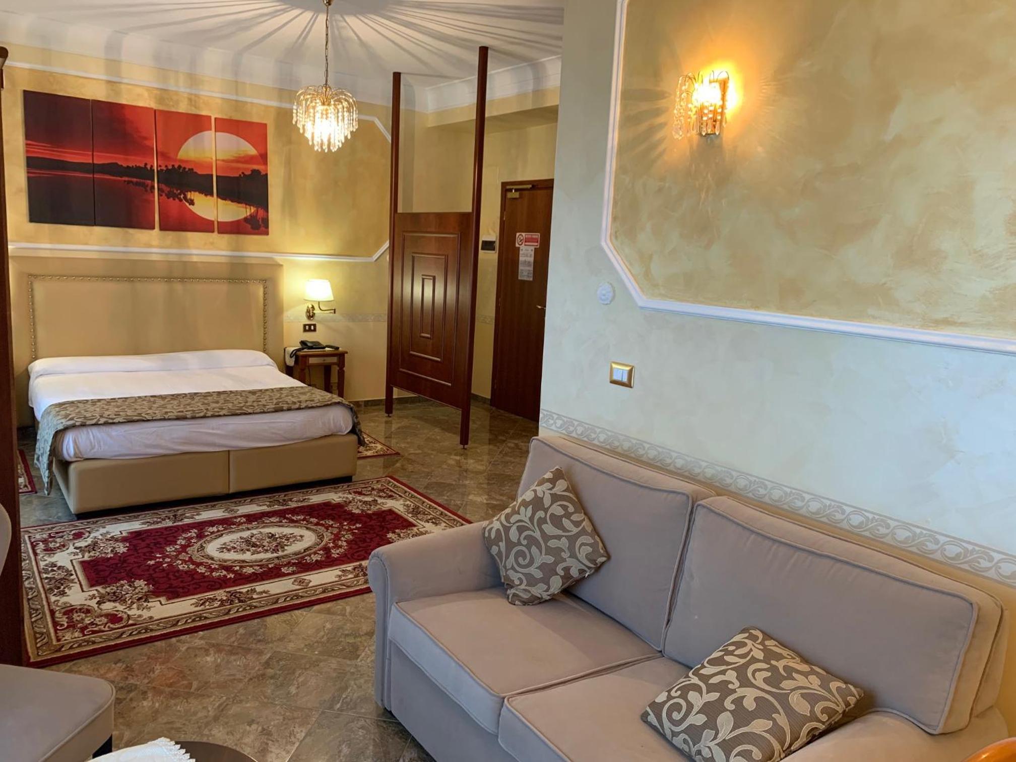 Deluxe Double Room - Photo 2