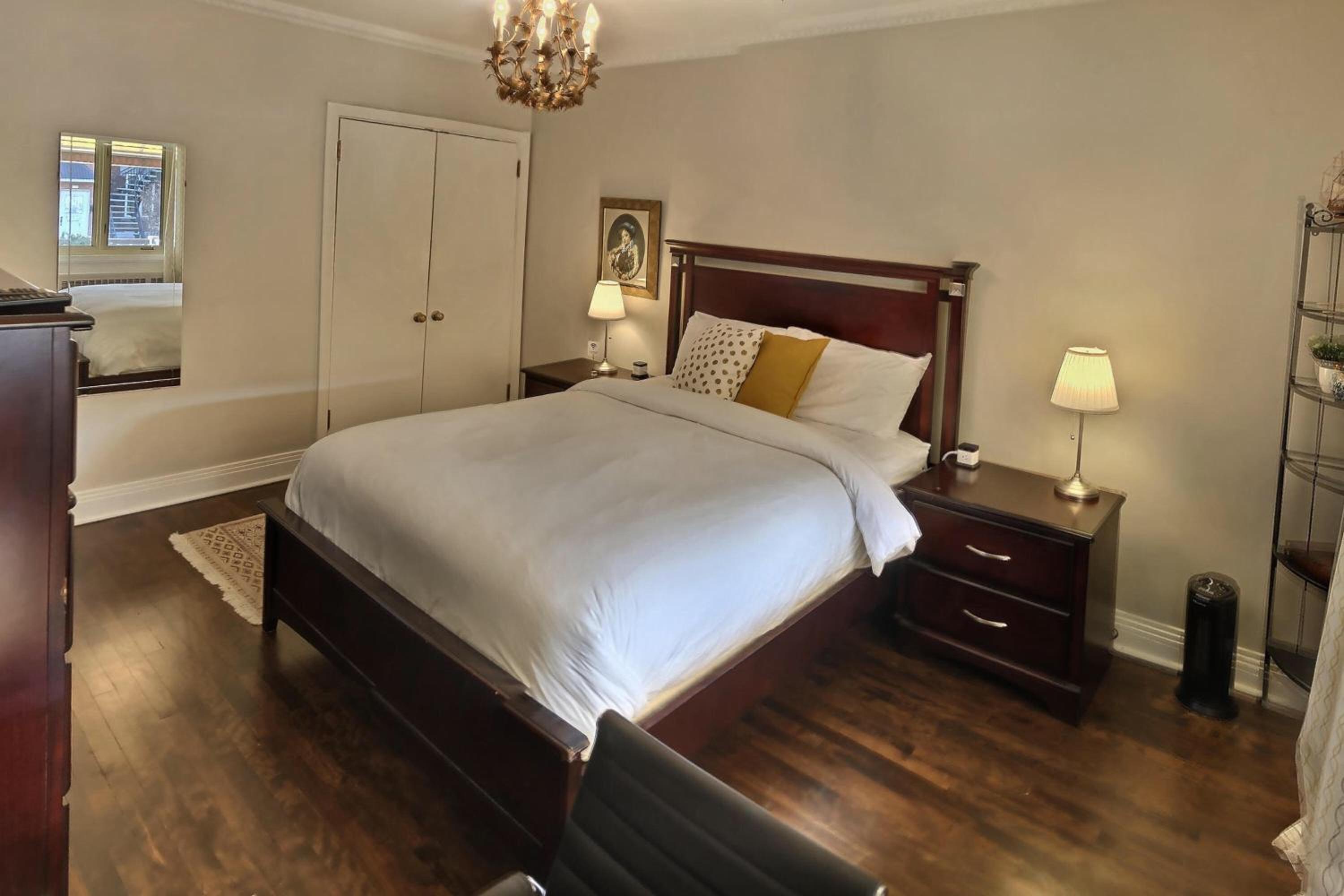 Standard Queen Room photo 2