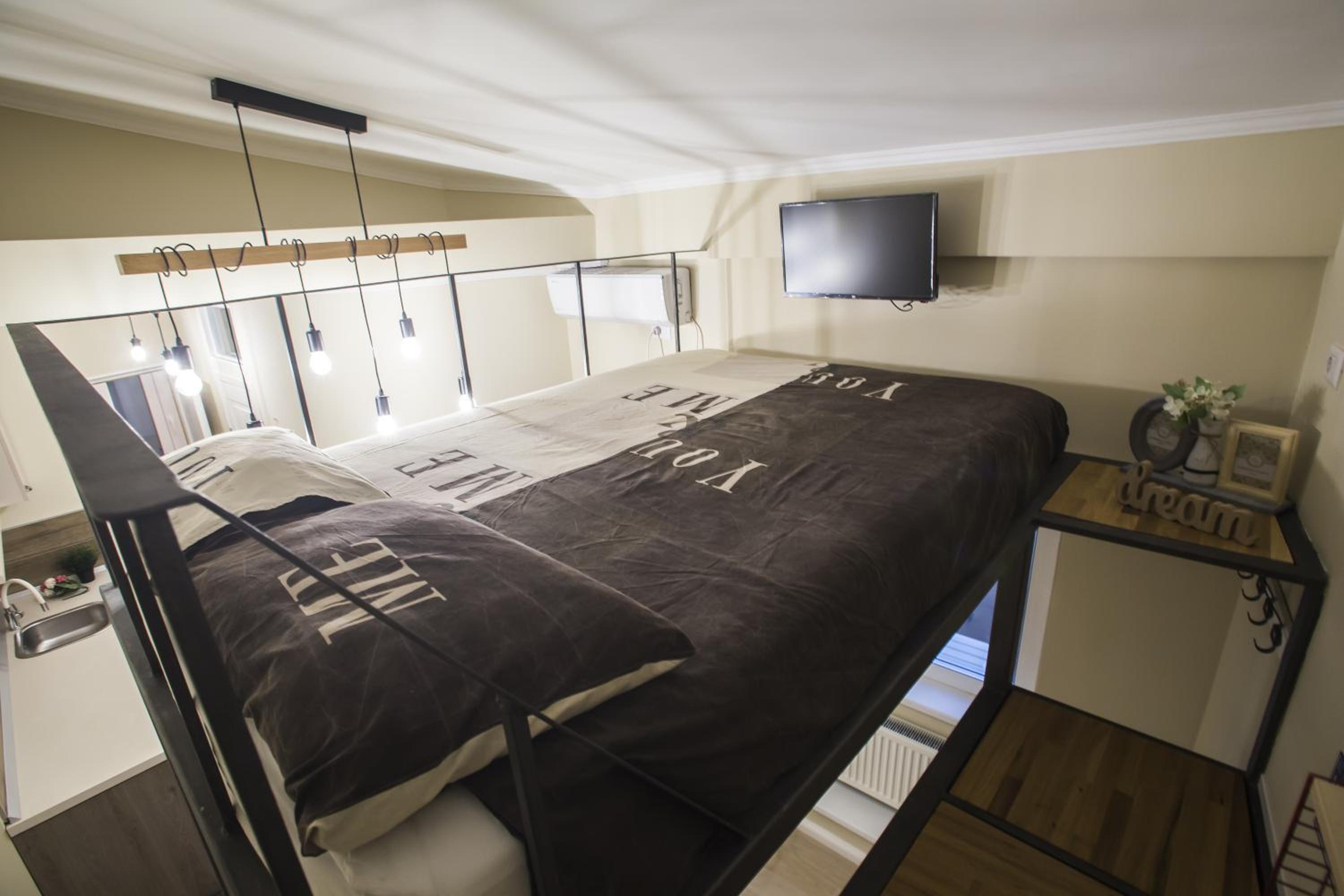 Loft - Photo 17