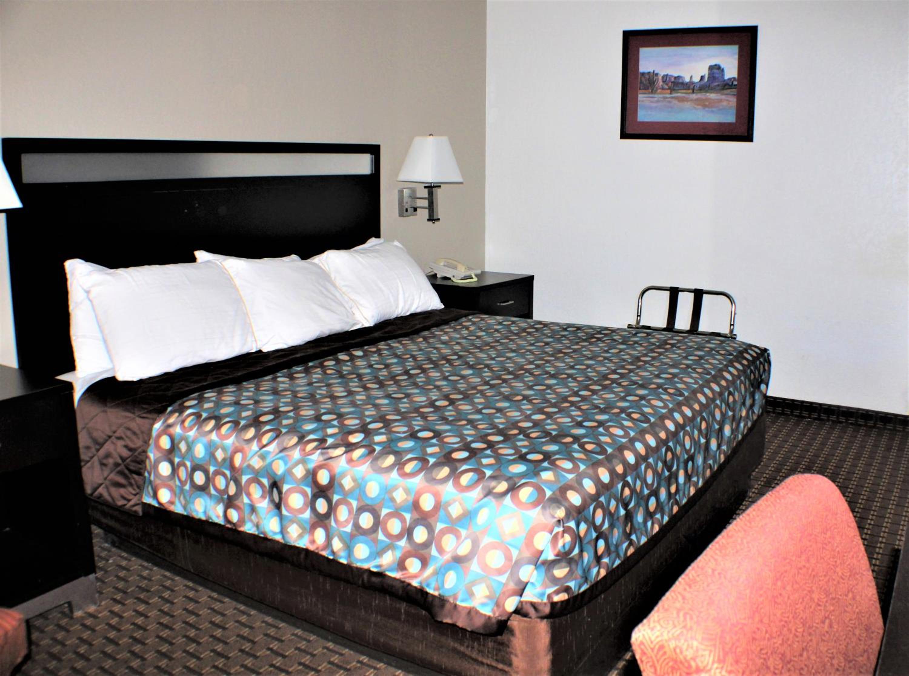 King Room- Non-Smoking - Photo 2