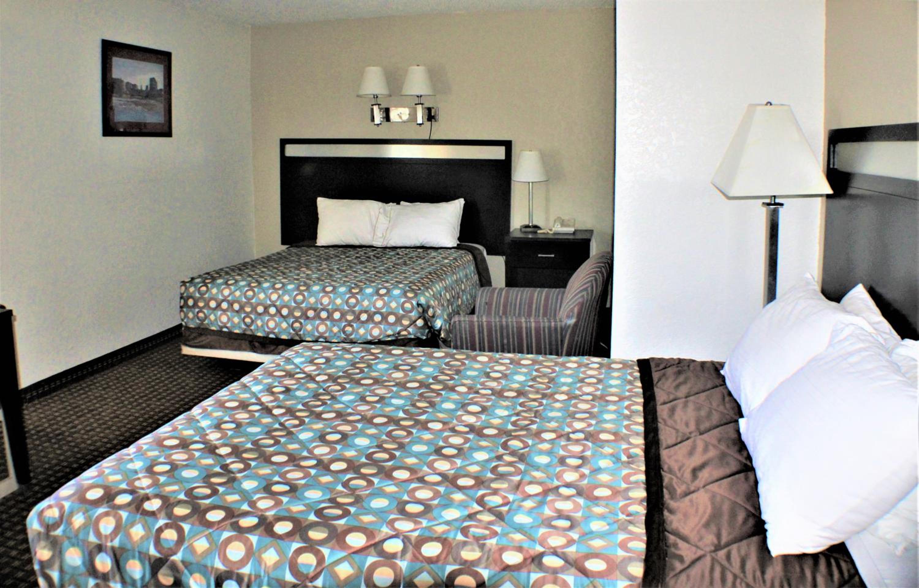 Deluxe Queen Room with Two Queen Beds - Disability Access - Non-Smoking - Photo 1