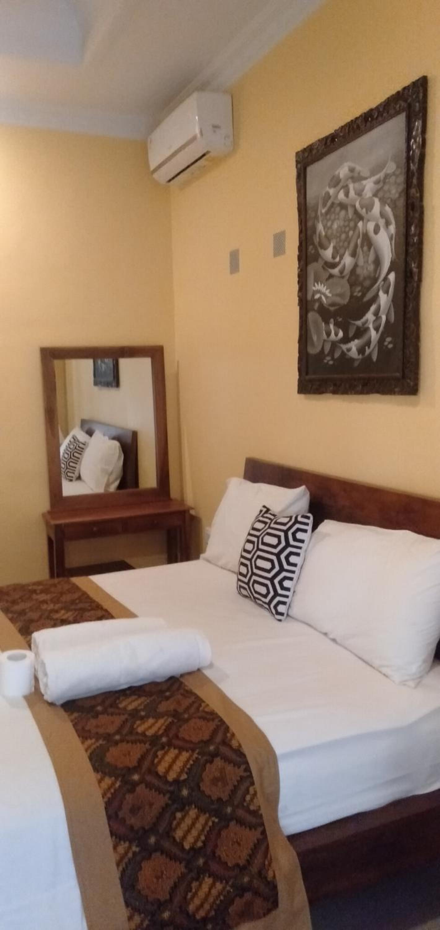 Double Room with Private Bathroom - Photo 33