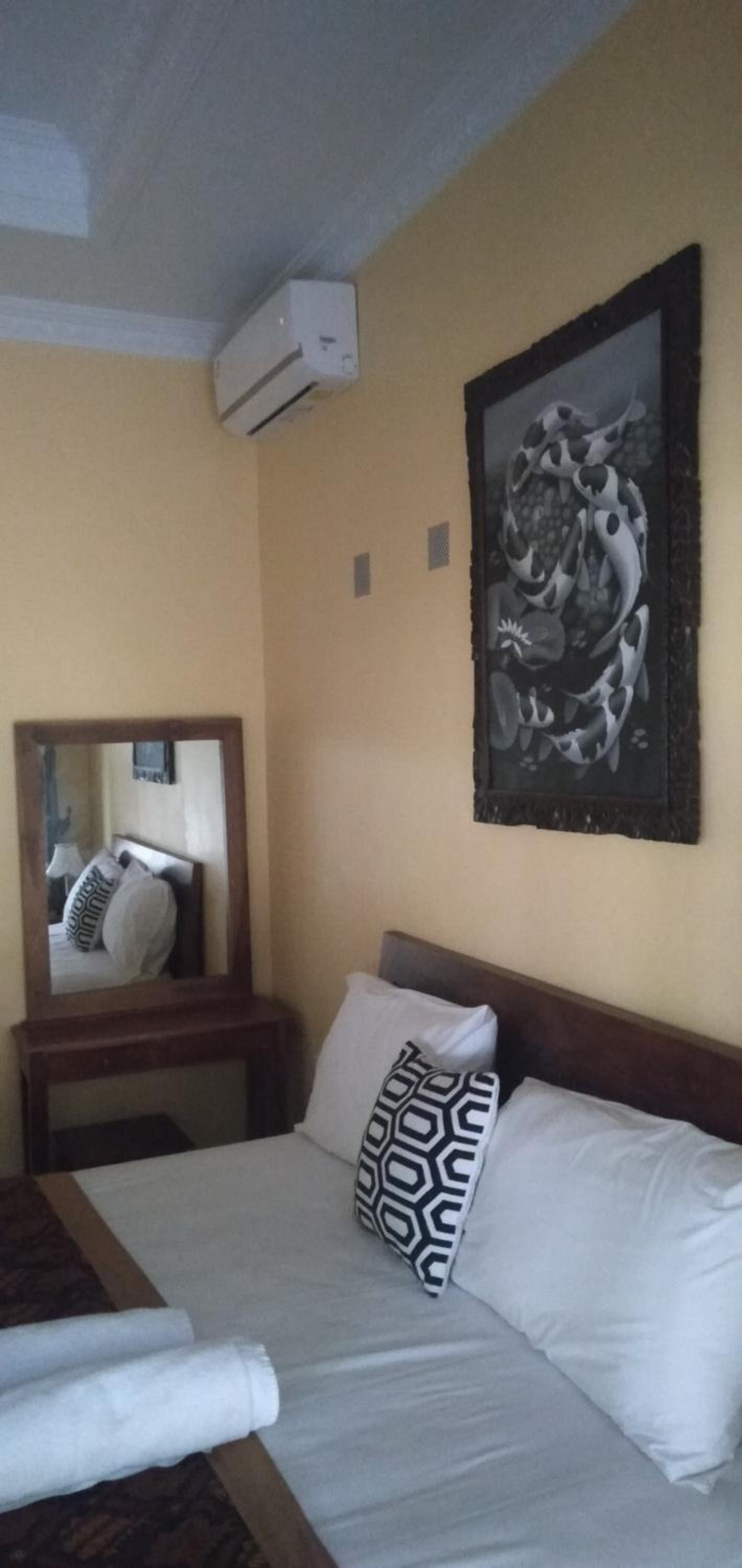 Double Room with Private Bathroom - Photo 32