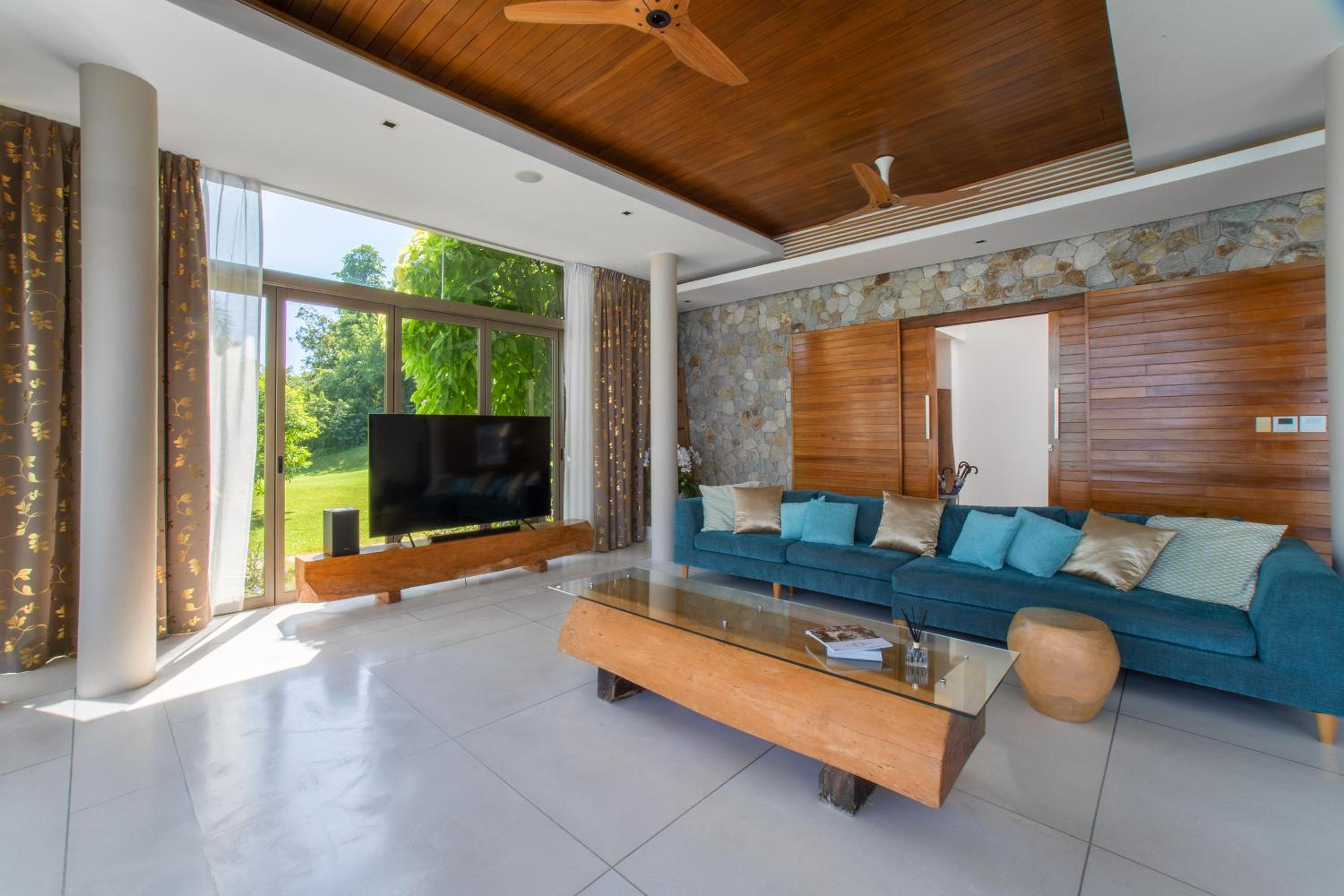 Villa with Sea View photo 1