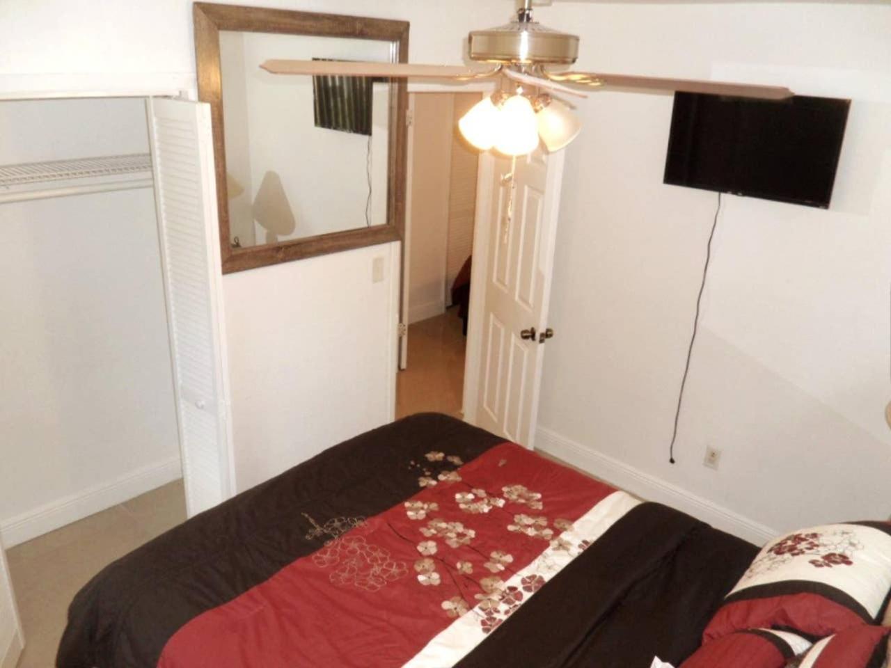 Two-Bedroom House photo 2