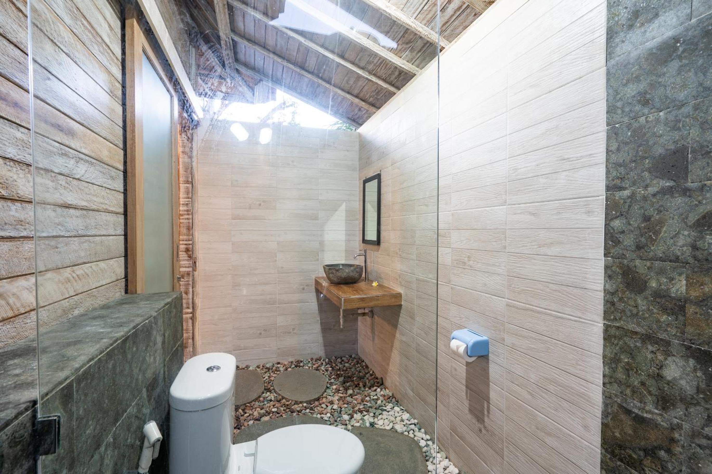 Deluxe Double Room with Balcony - Photo 5