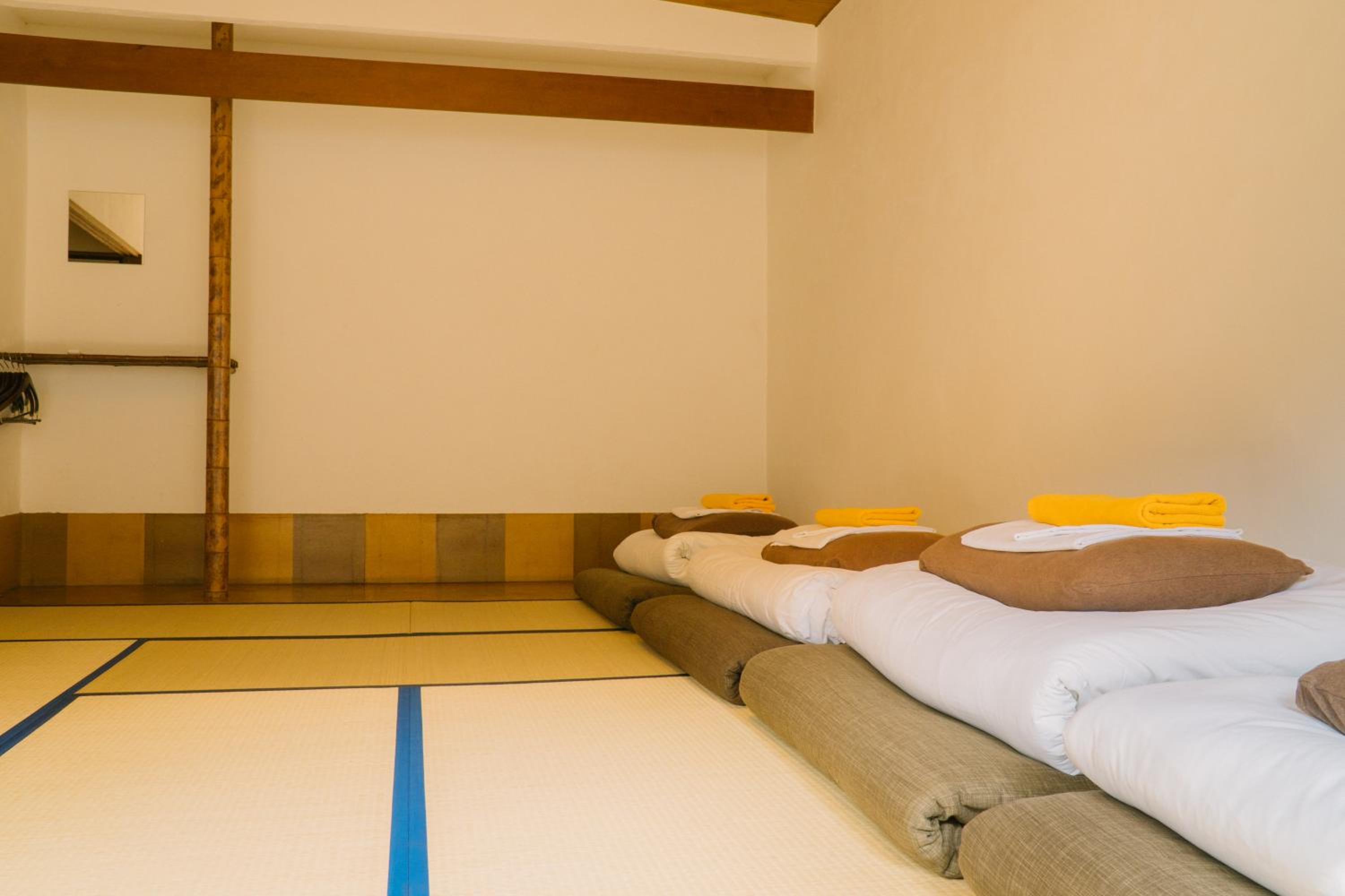 Japanese-Style Quadruple Room photo 3