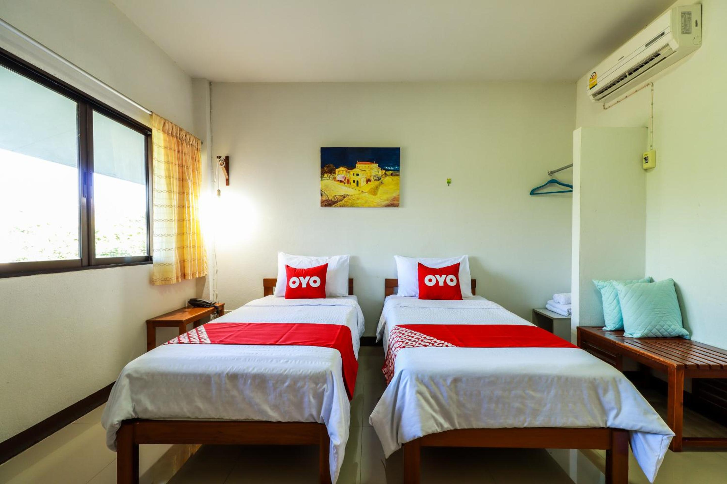 Standard Twin Room - Photo 8