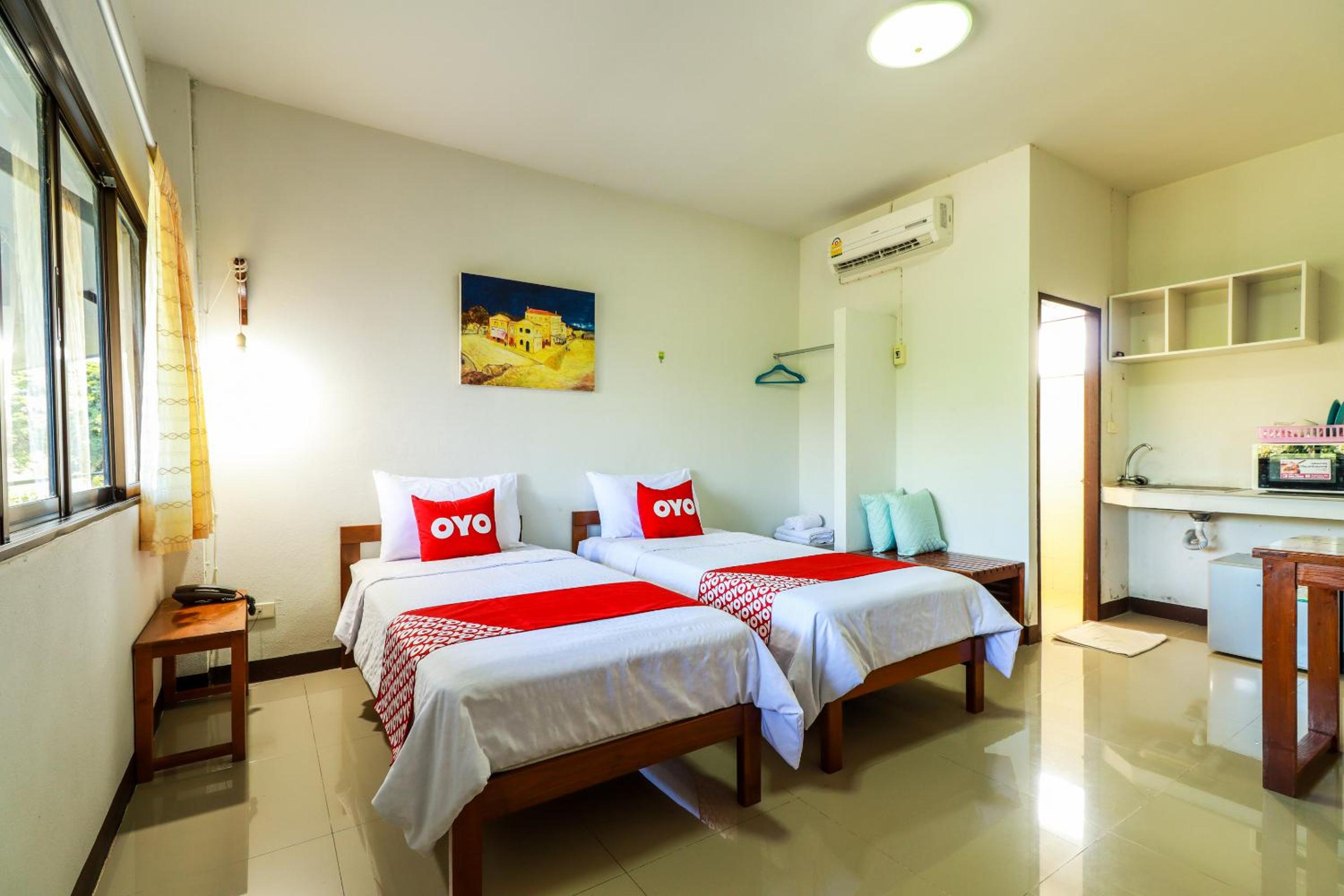 Standard Twin Room - Photo 9