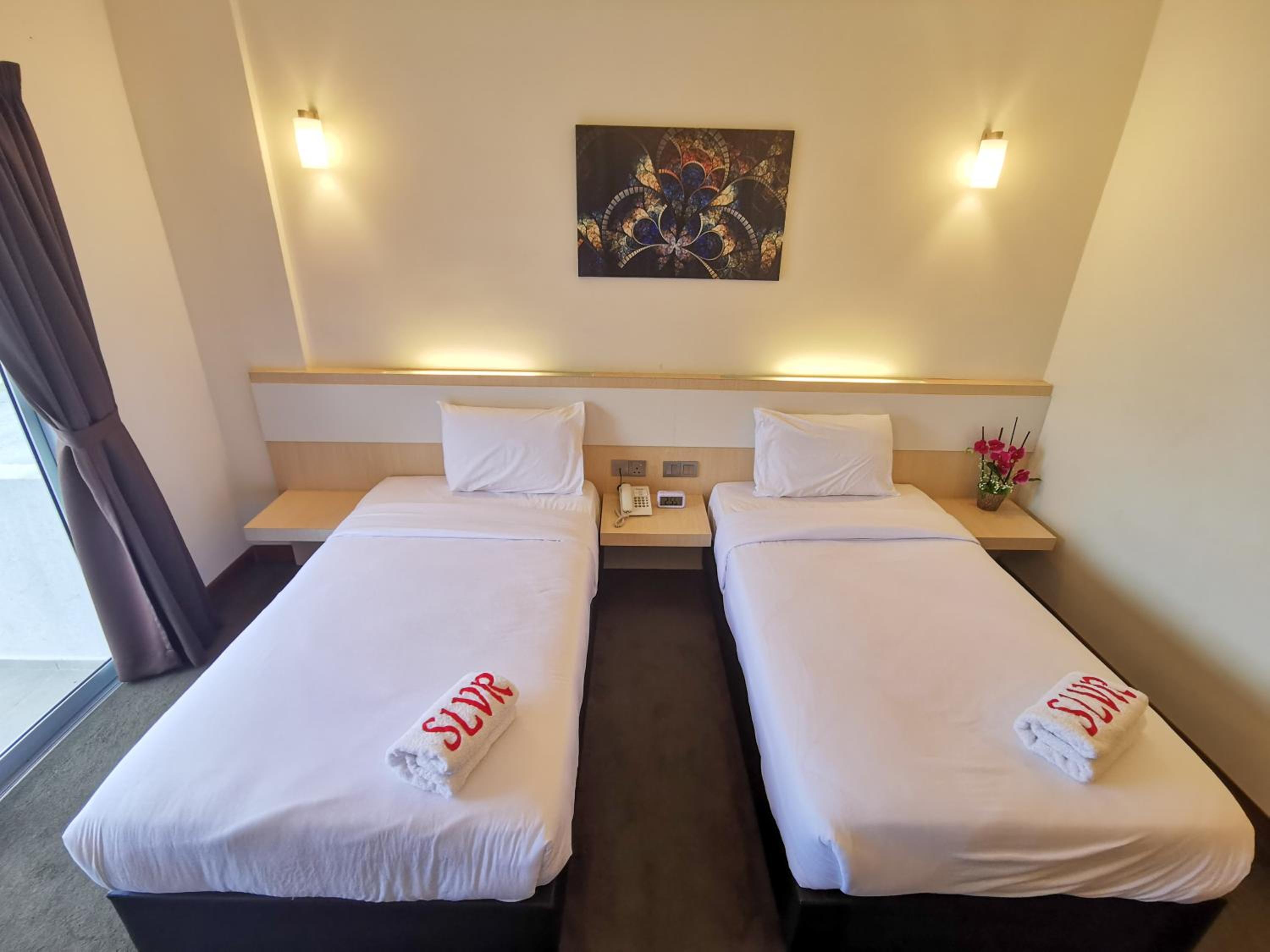 Twin Room with Mountain View photo 2
