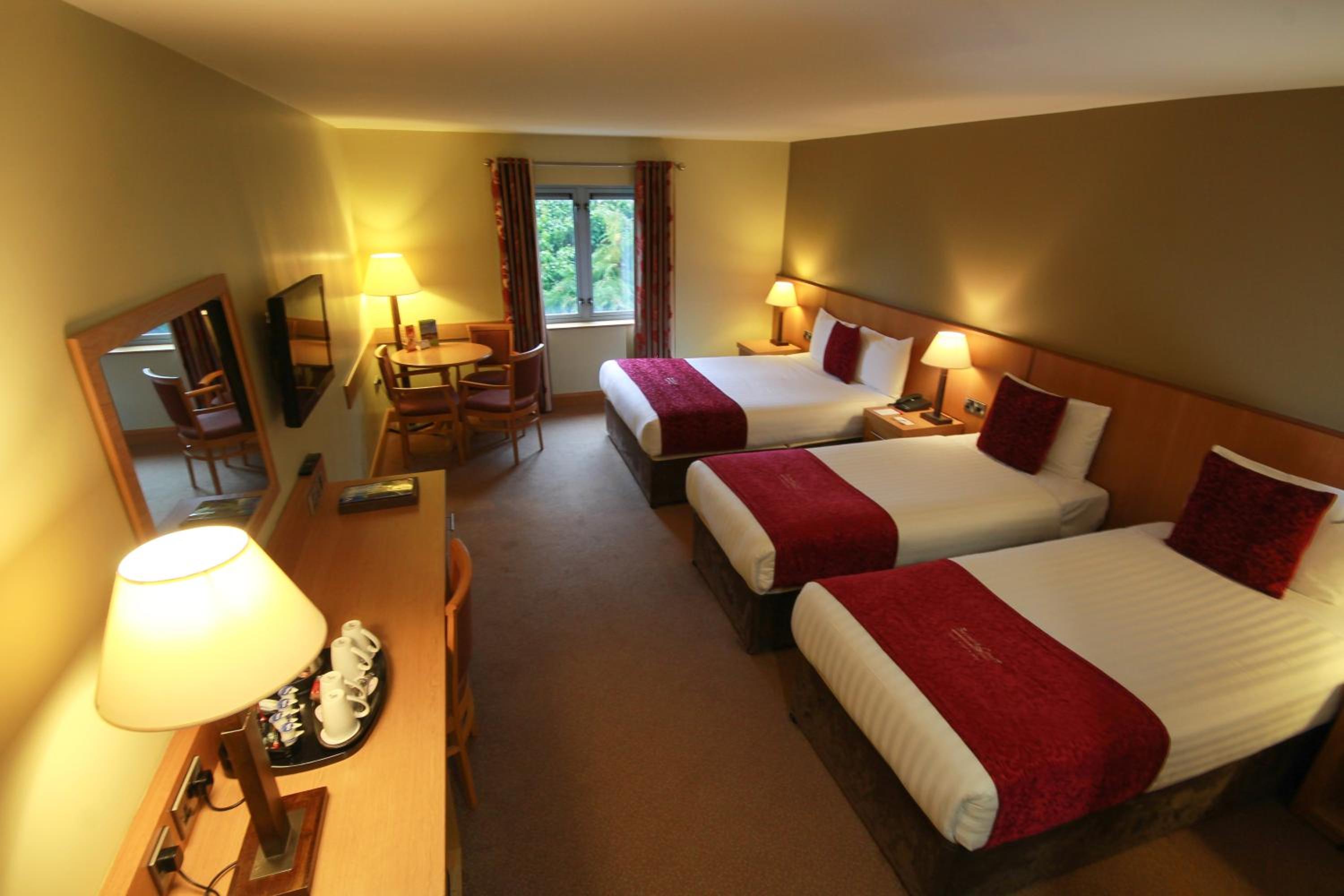 Superior Quad Room - Photo 2
