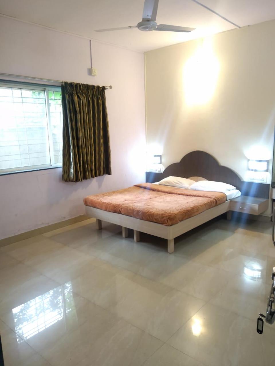 Double Room with Private Bathroom photo 1