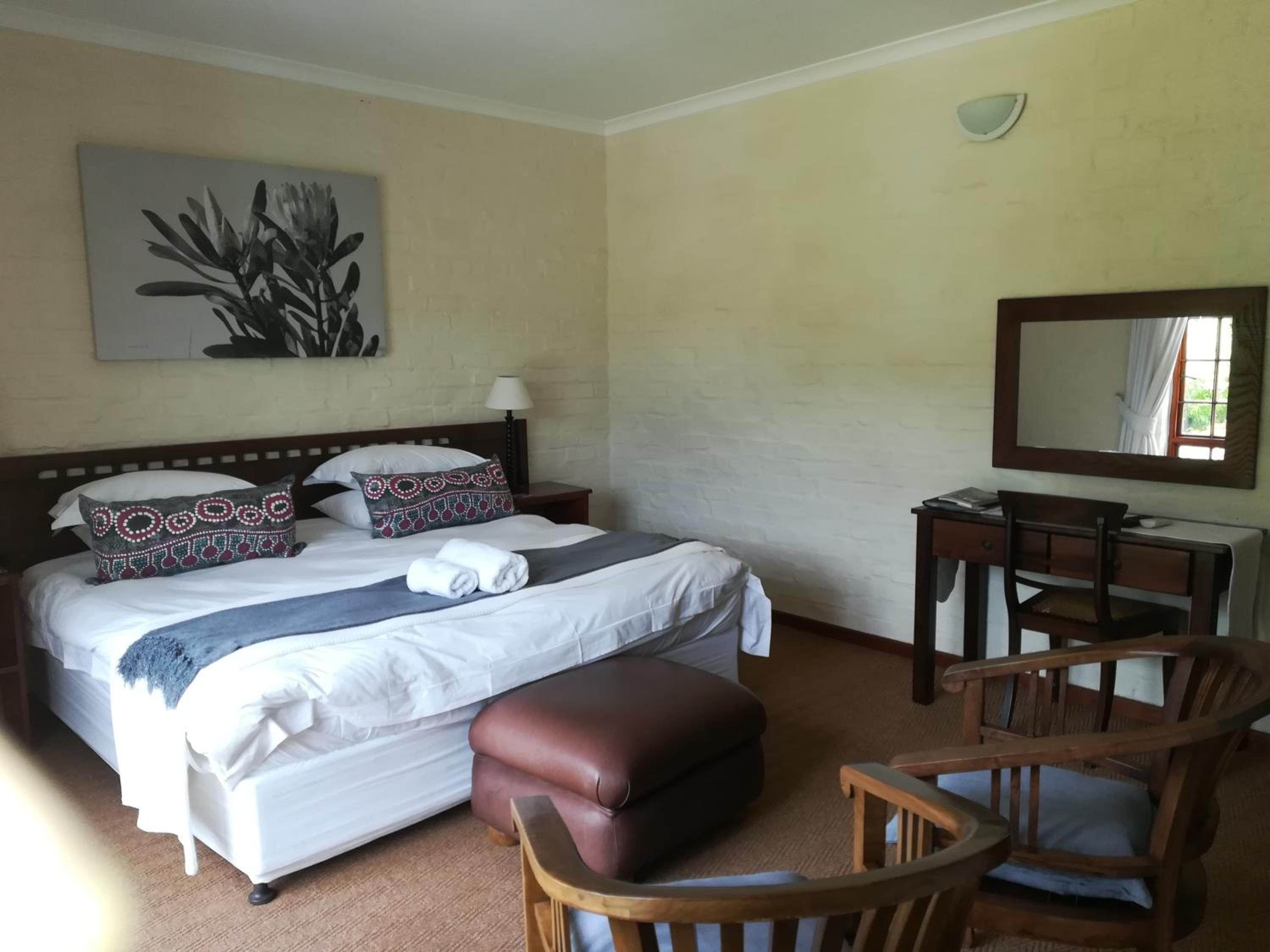 Double or Twin Room with Mountain View