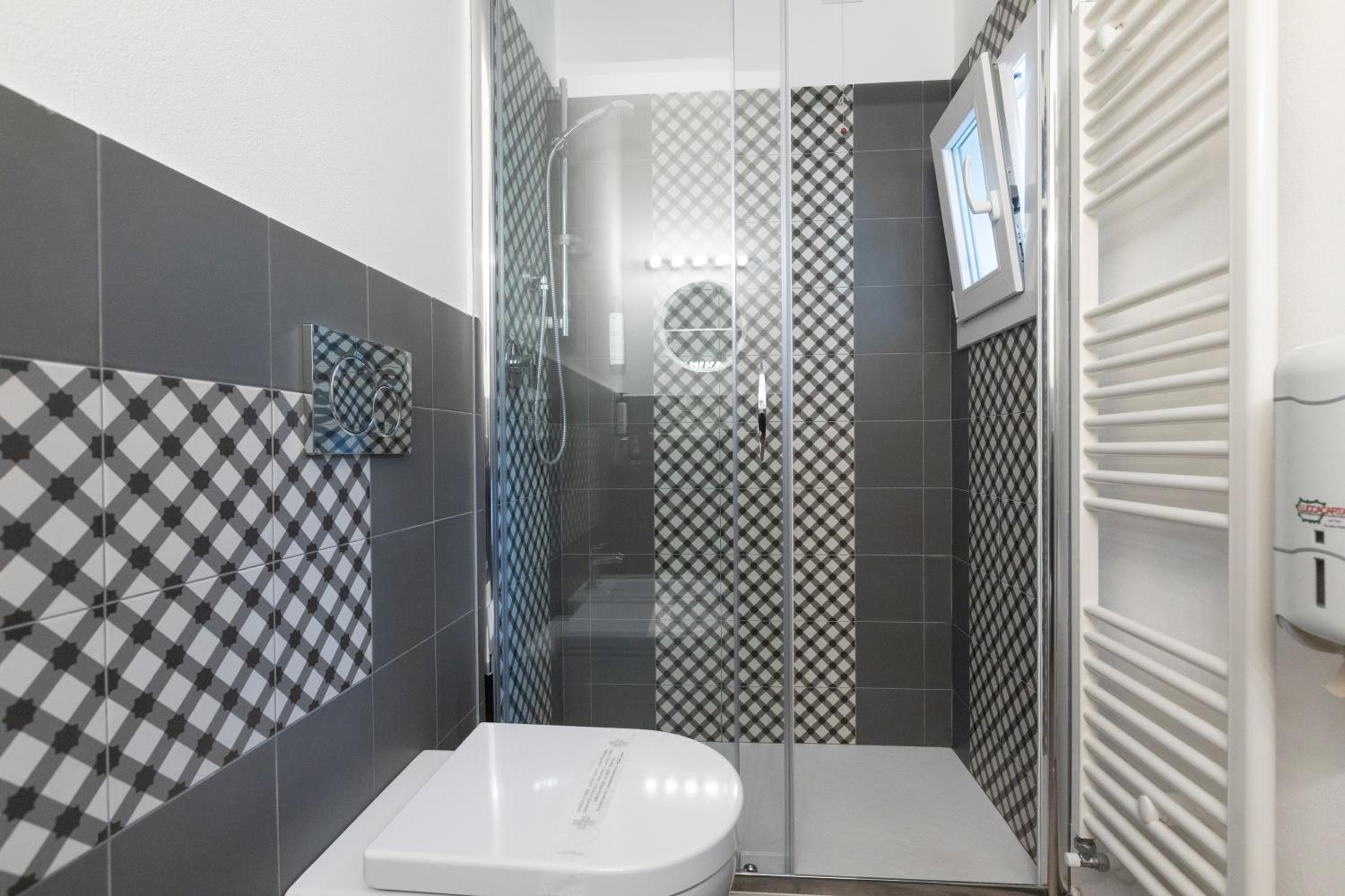 Double Room thumbnail 5