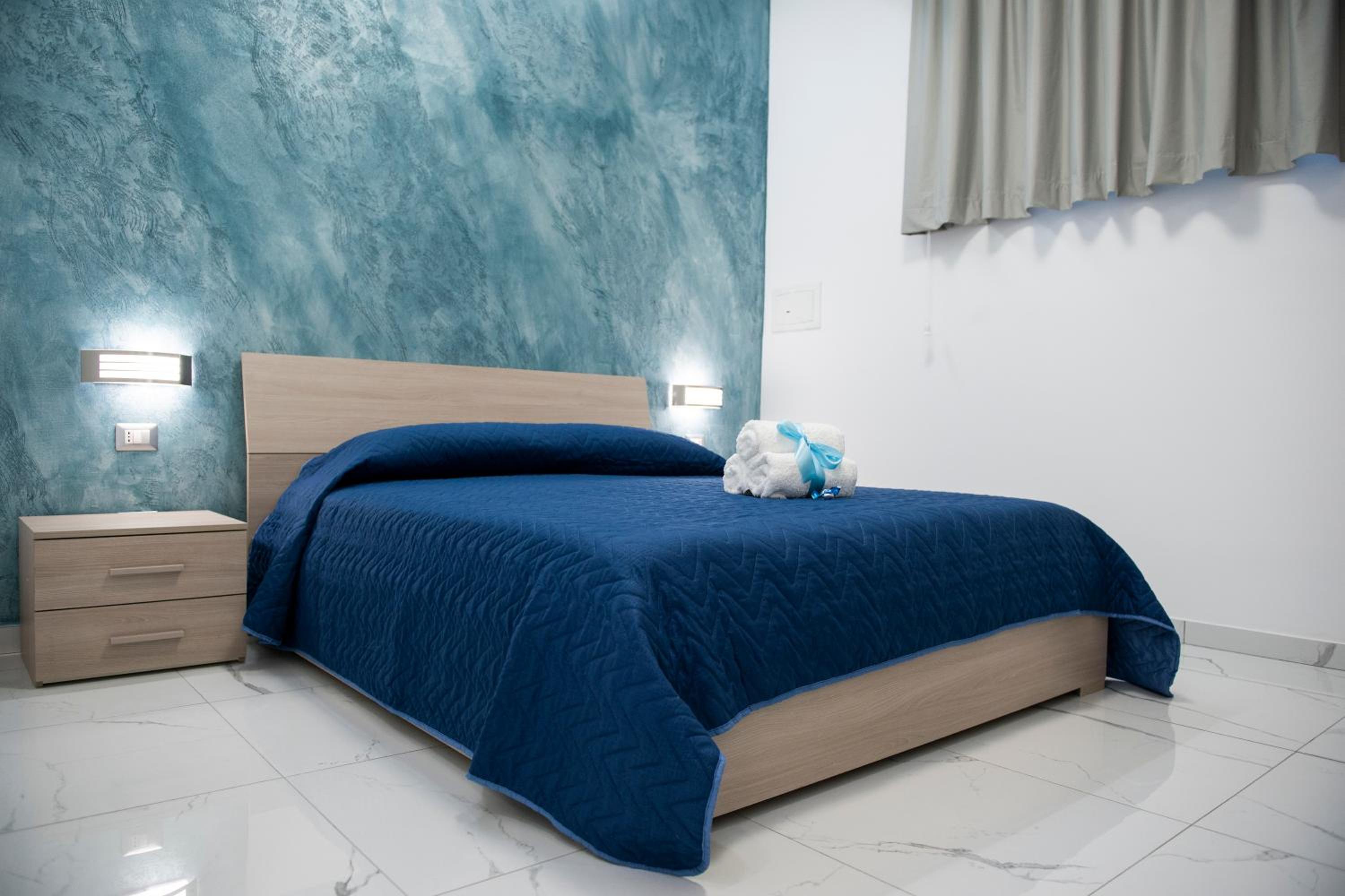Double Room with Private Bathroom - Photo 25