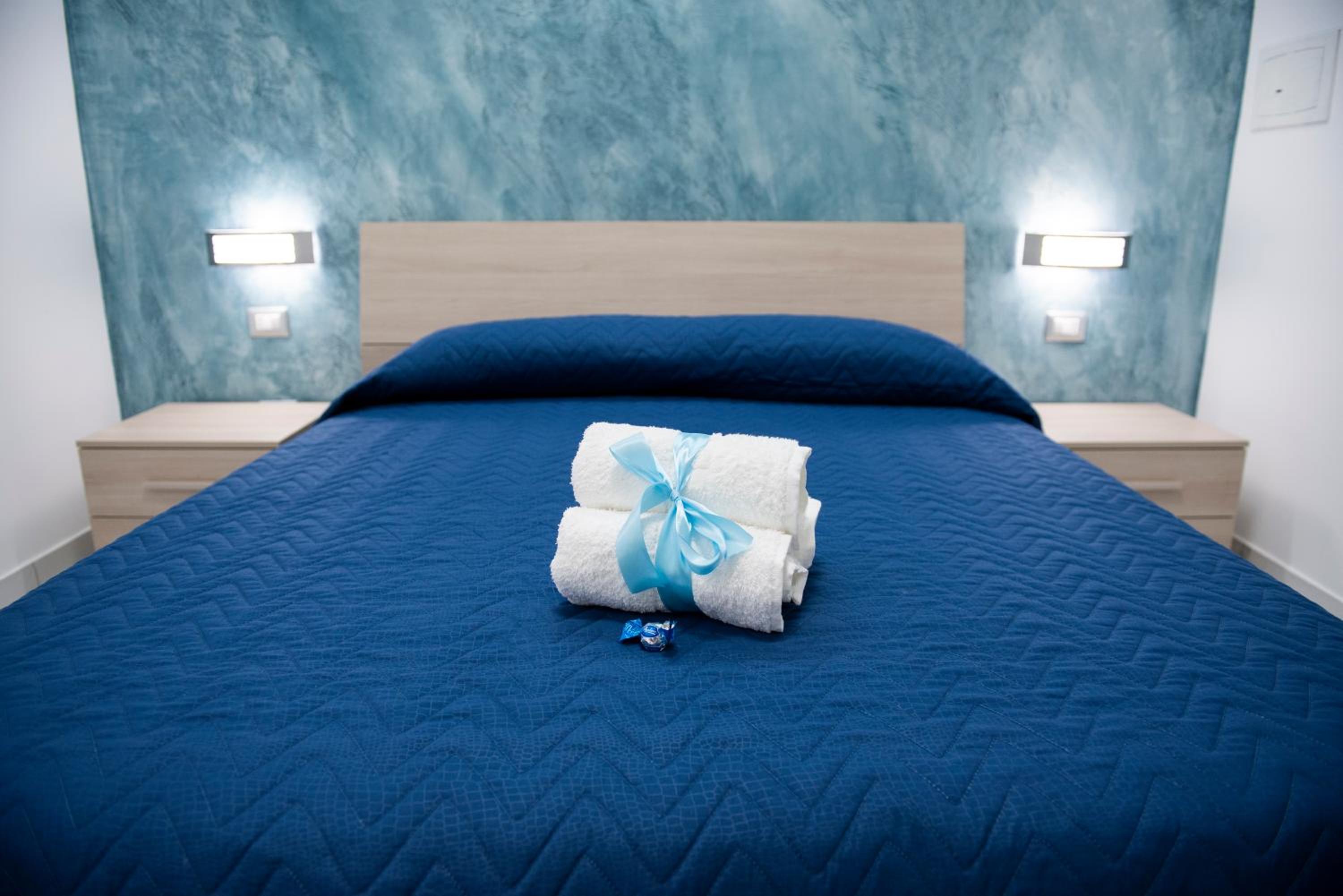 Double Room with Private Bathroom - Photo 26