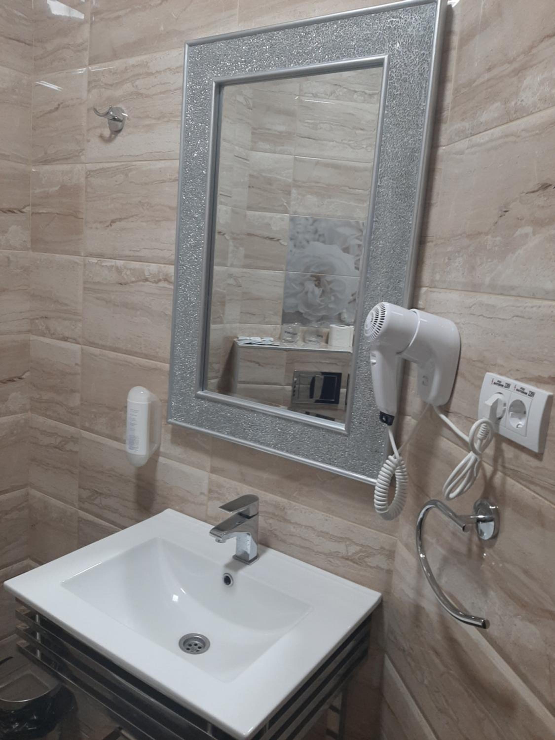 Deluxe Double Room with Balcony photo 3