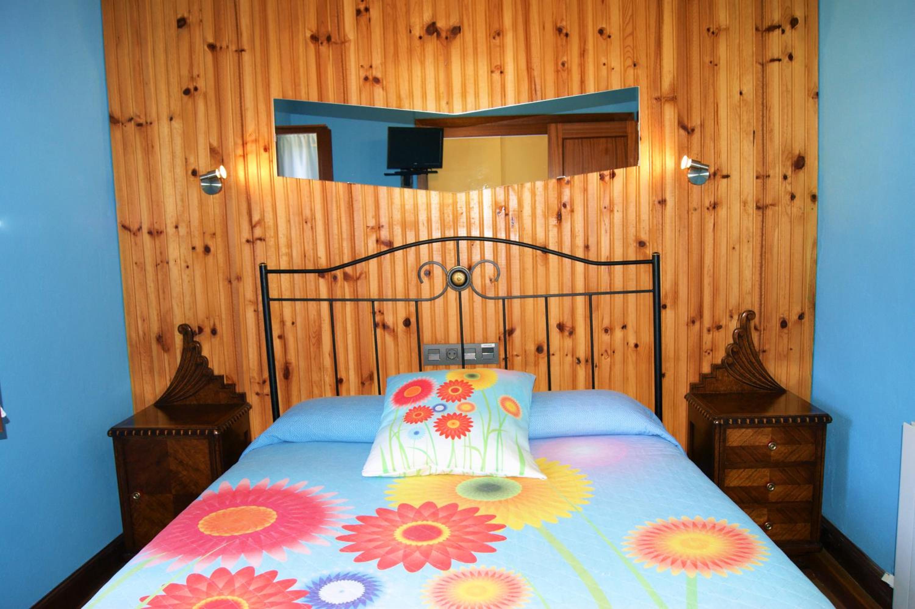 Habitación Triple con Vista a la Montaña