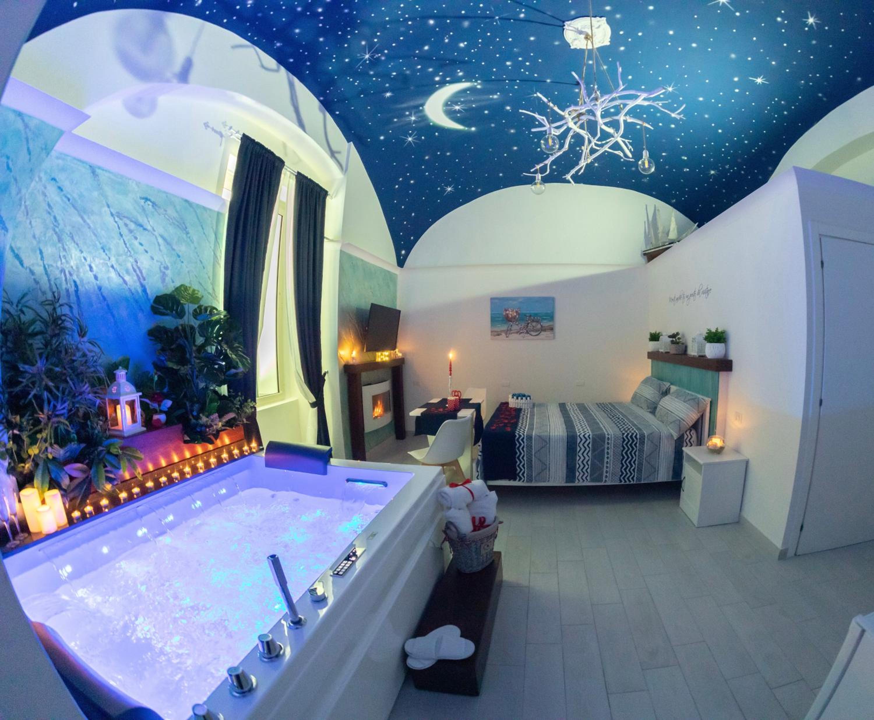 Queen Suite with Spa Bath - Photo 1