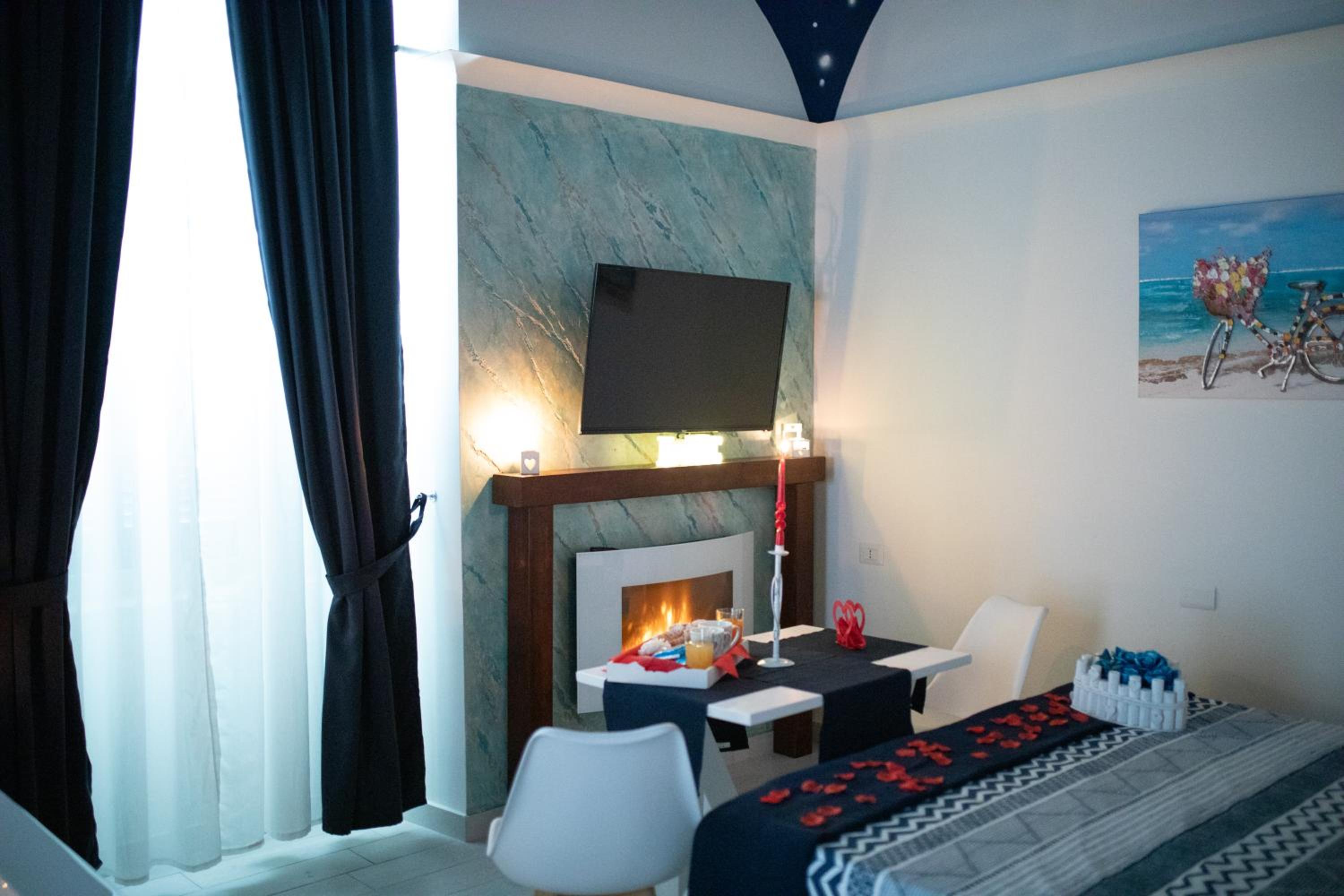 Queen Suite with Spa Bath - Photo 6