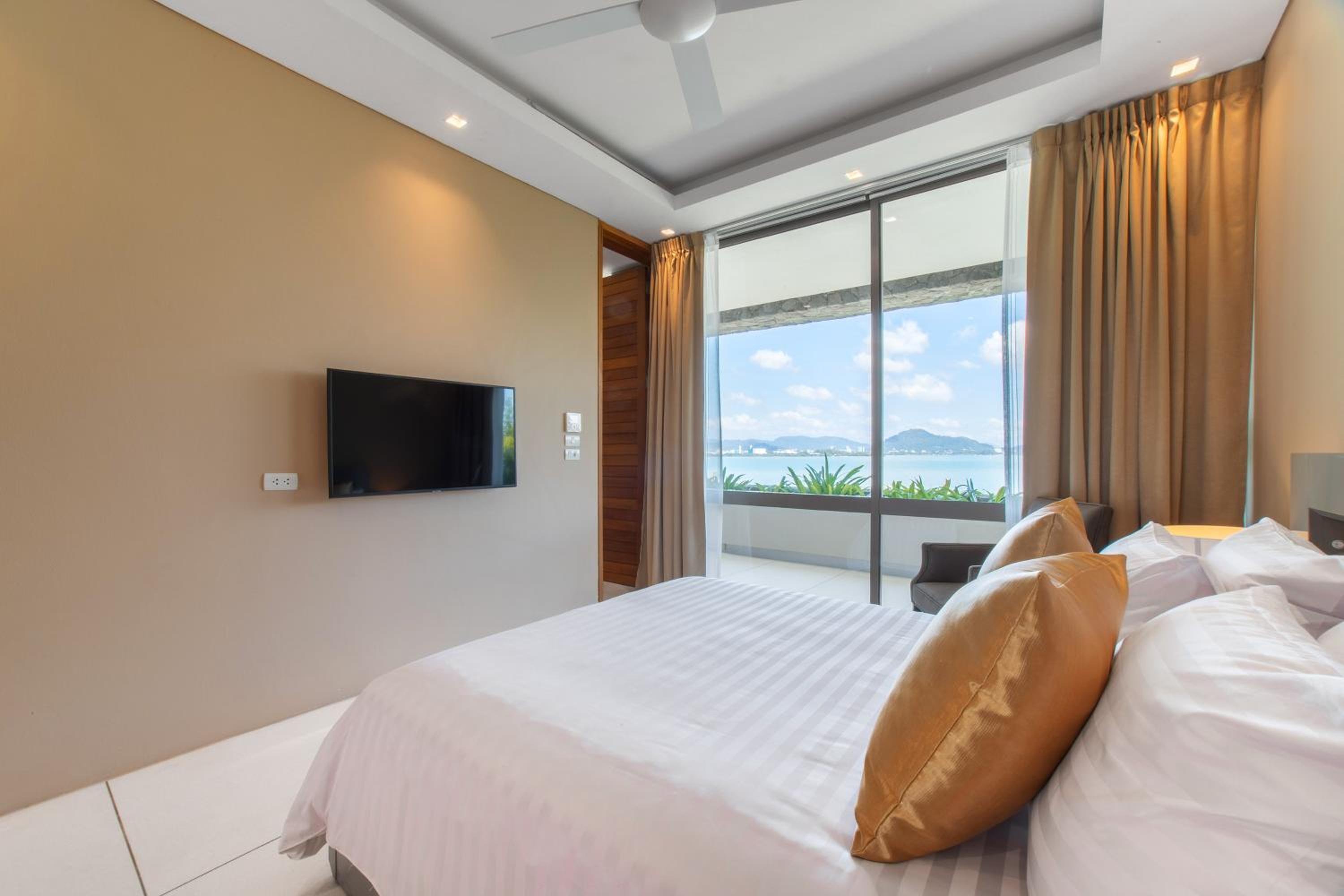 Villa with Sea View photo 1
