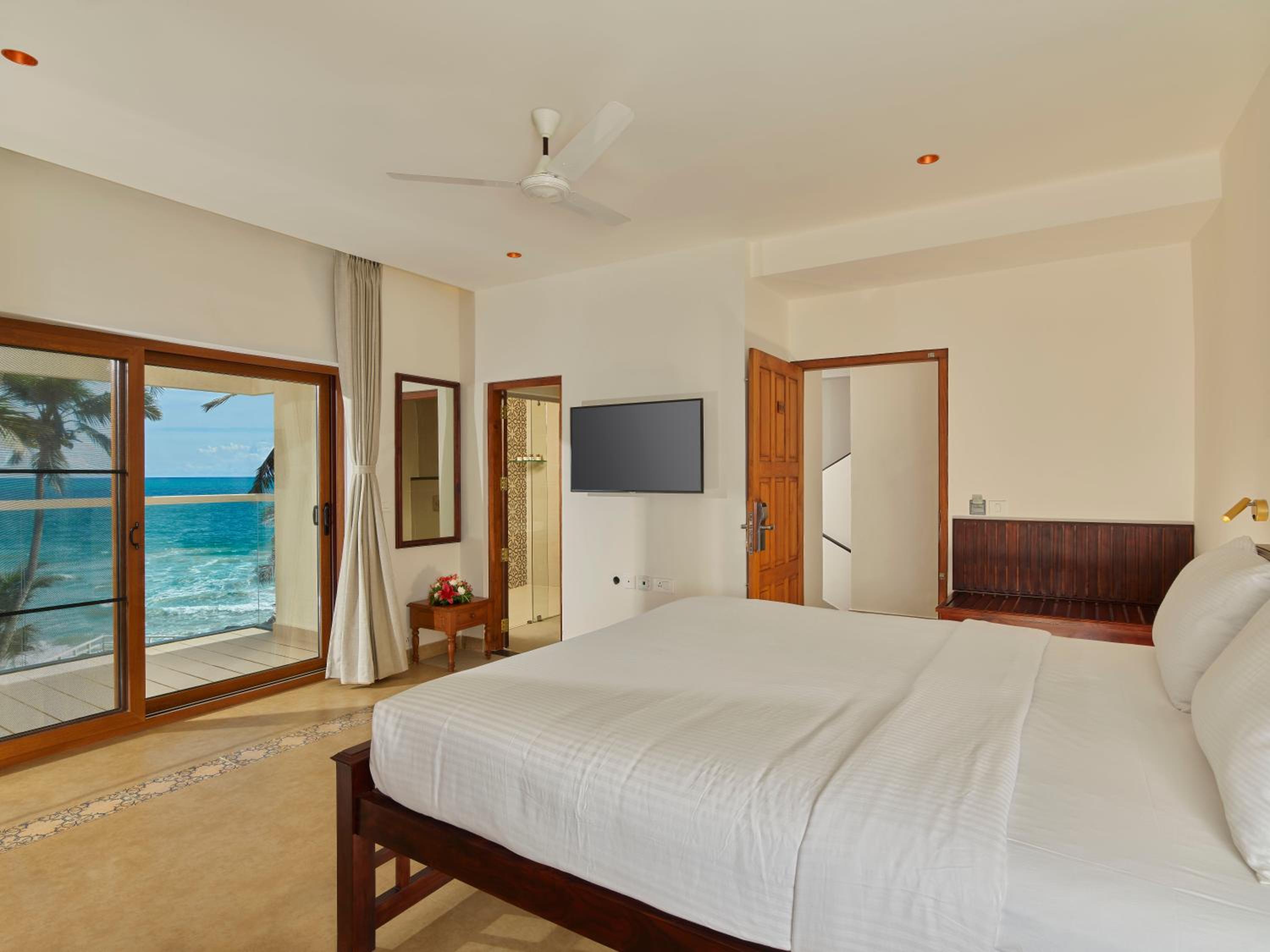 Deluxe Double or Twin Room with Sea View