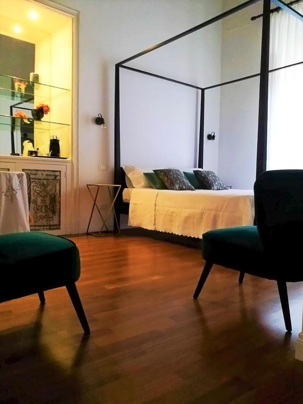 Deluxe Double Room with Shower - Photo 1