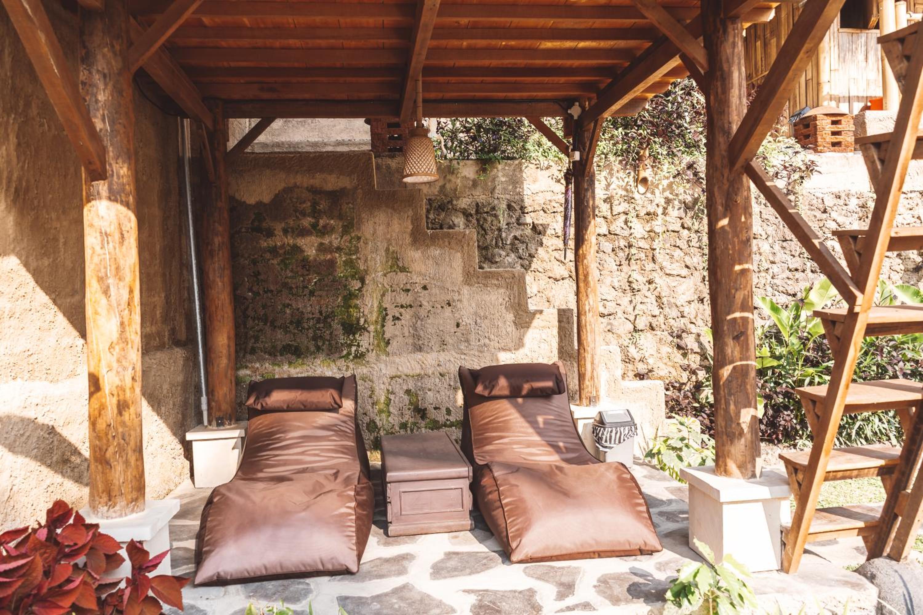 Double Room with Pool View - Photo 13